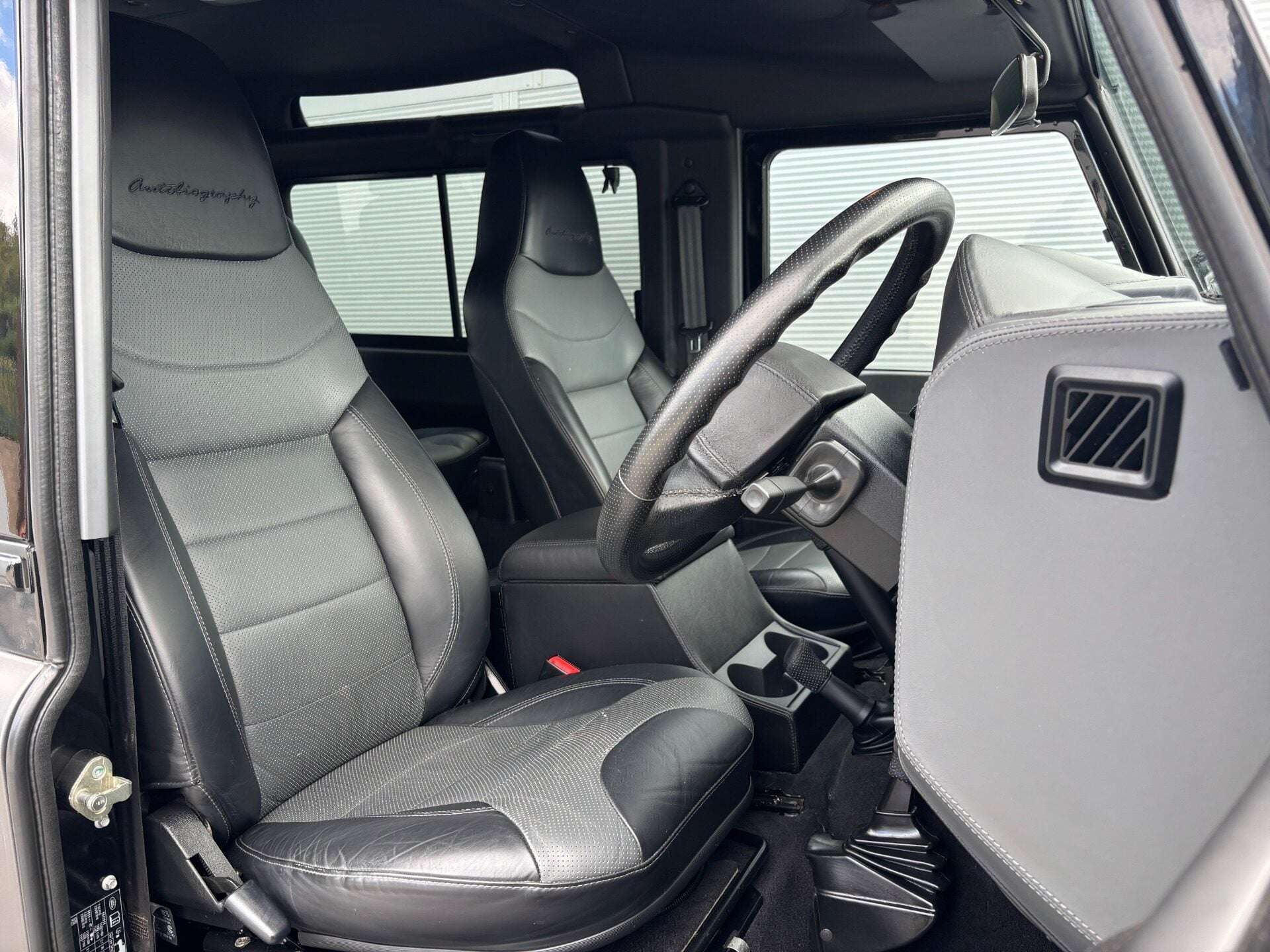 2015 LAND ROVER DEFENDER 90 2015 LAND ROVER DEFENDER 90