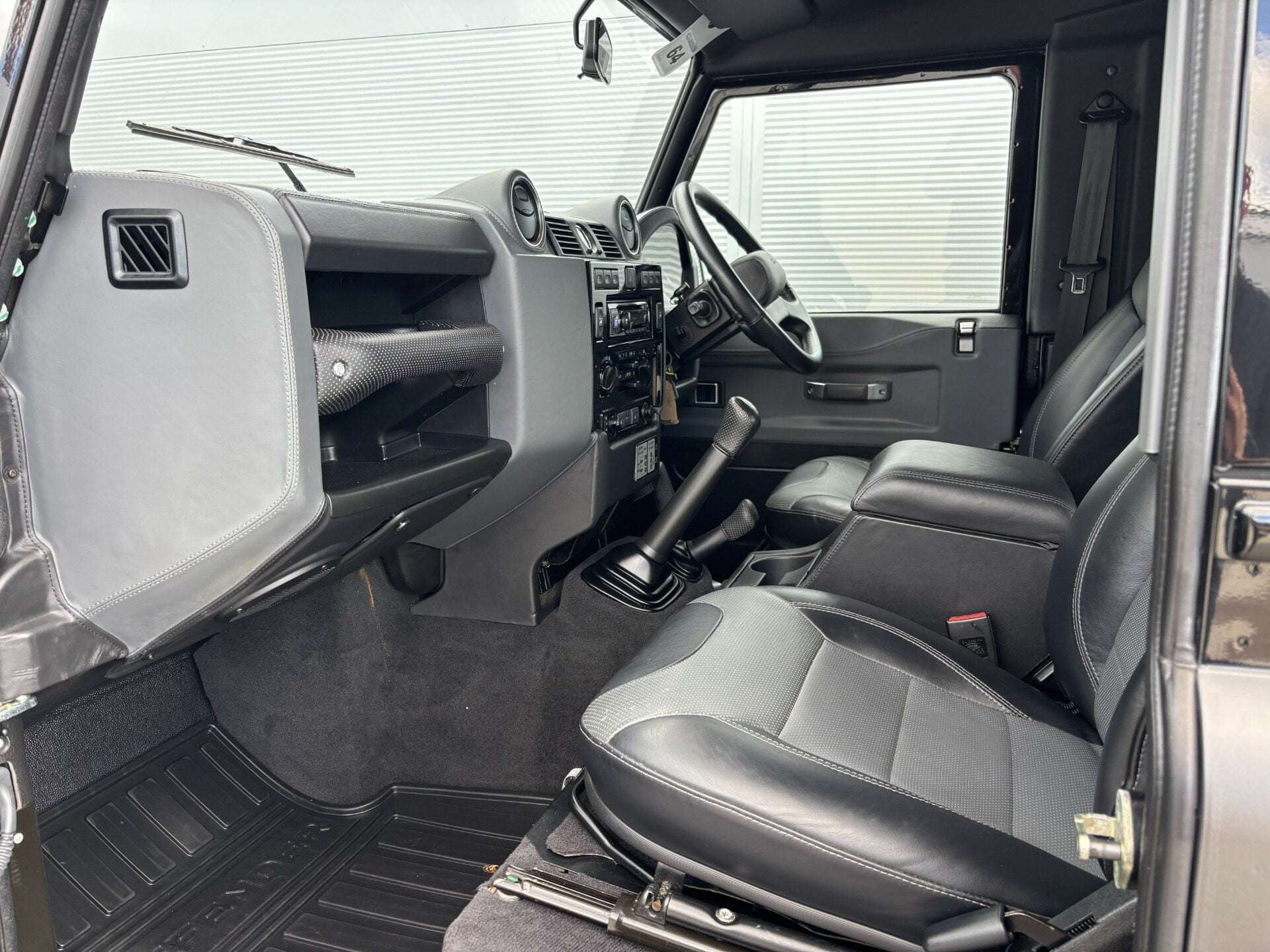 2015 LAND ROVER DEFENDER 90 2015 LAND ROVER DEFENDER 90