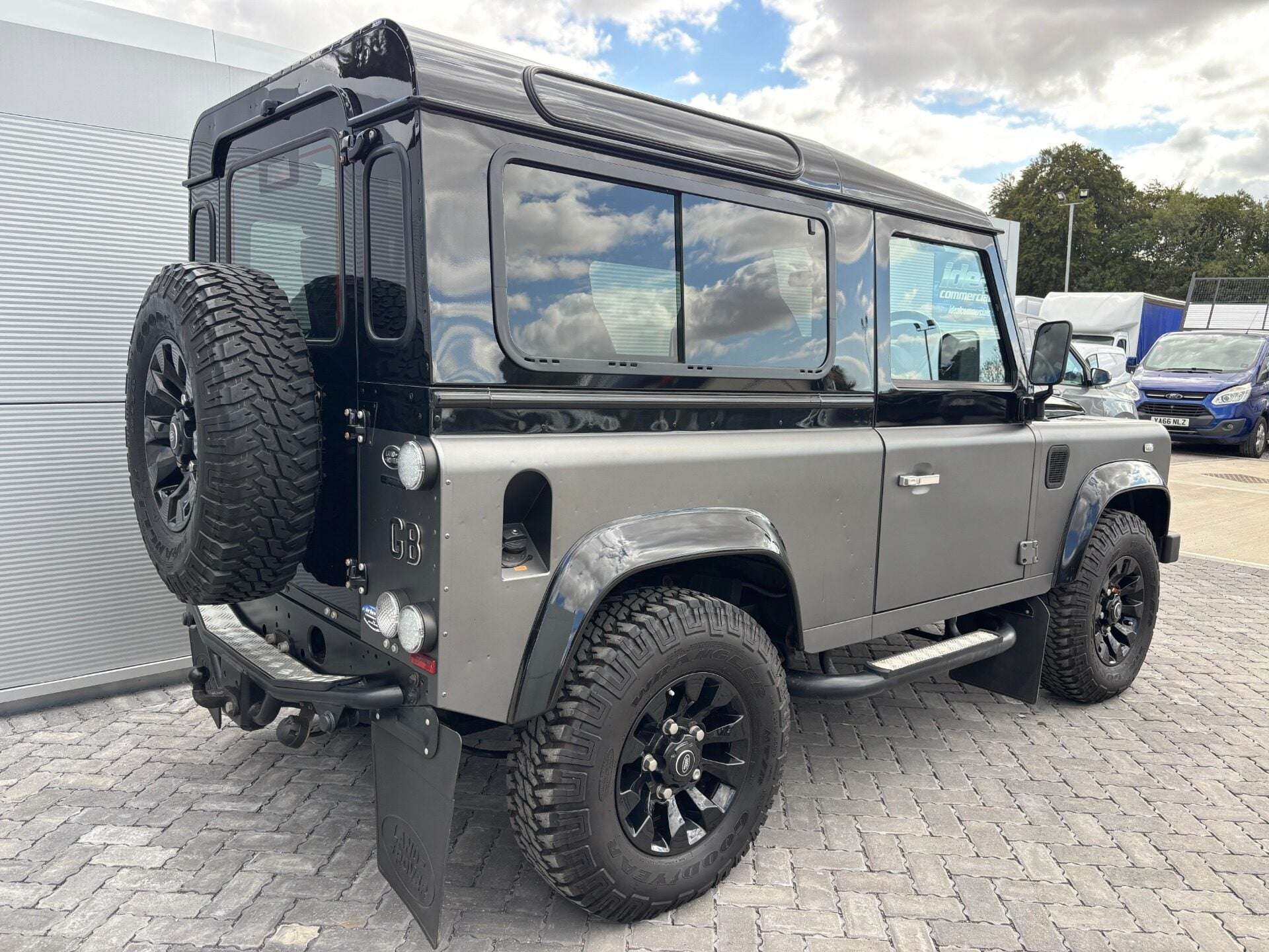 A 2015 LAND ROVER DEFENDER 90 TD Autobiography Station Wagon - 1/100 Made - LR Service History A 2015 LAND ROVER DEFENDER 90 TD Autobiography Station Wagon - 1/100 Made - LR Service History