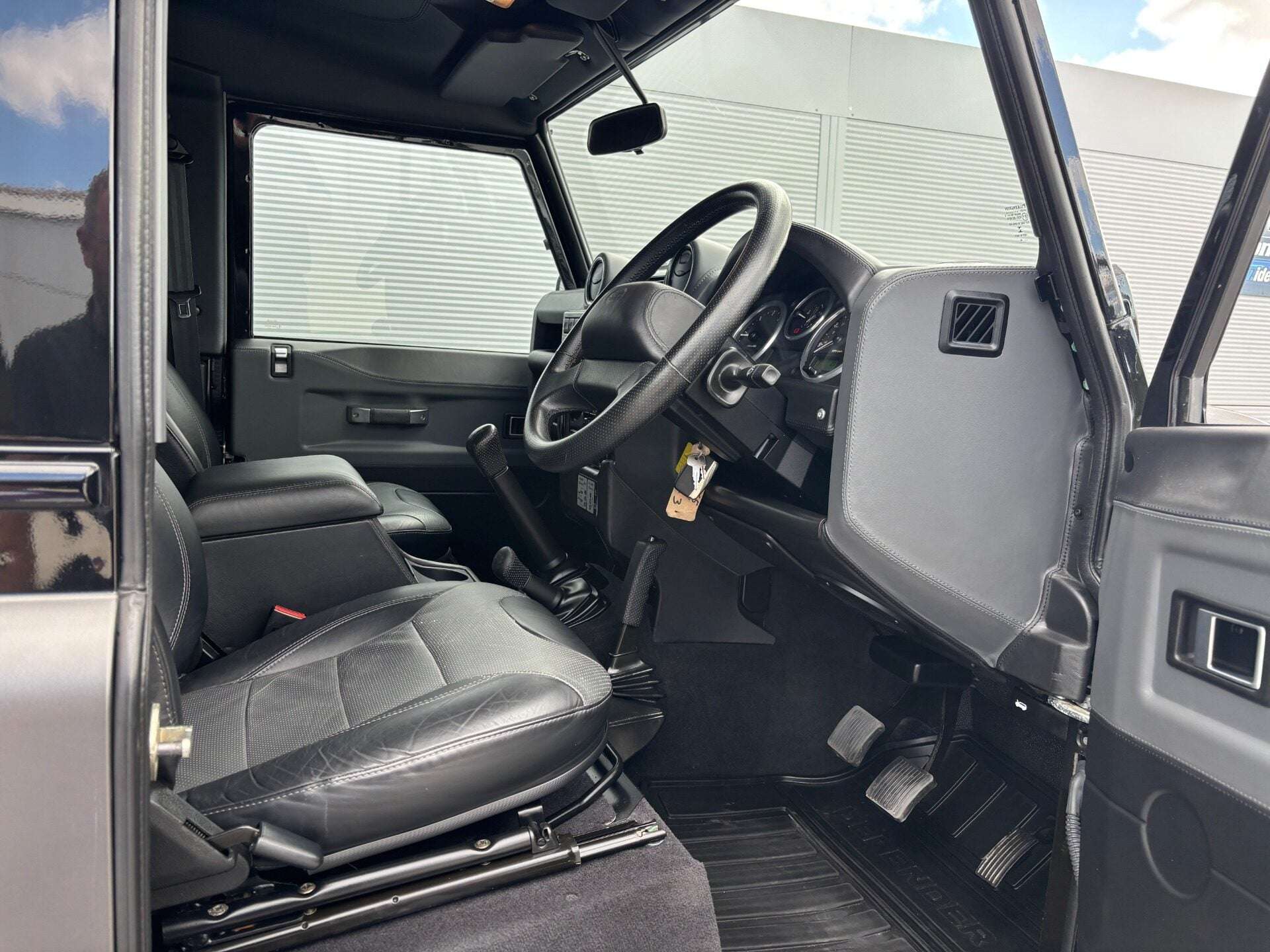 2015 LAND ROVER DEFENDER 90 2015 LAND ROVER DEFENDER 90