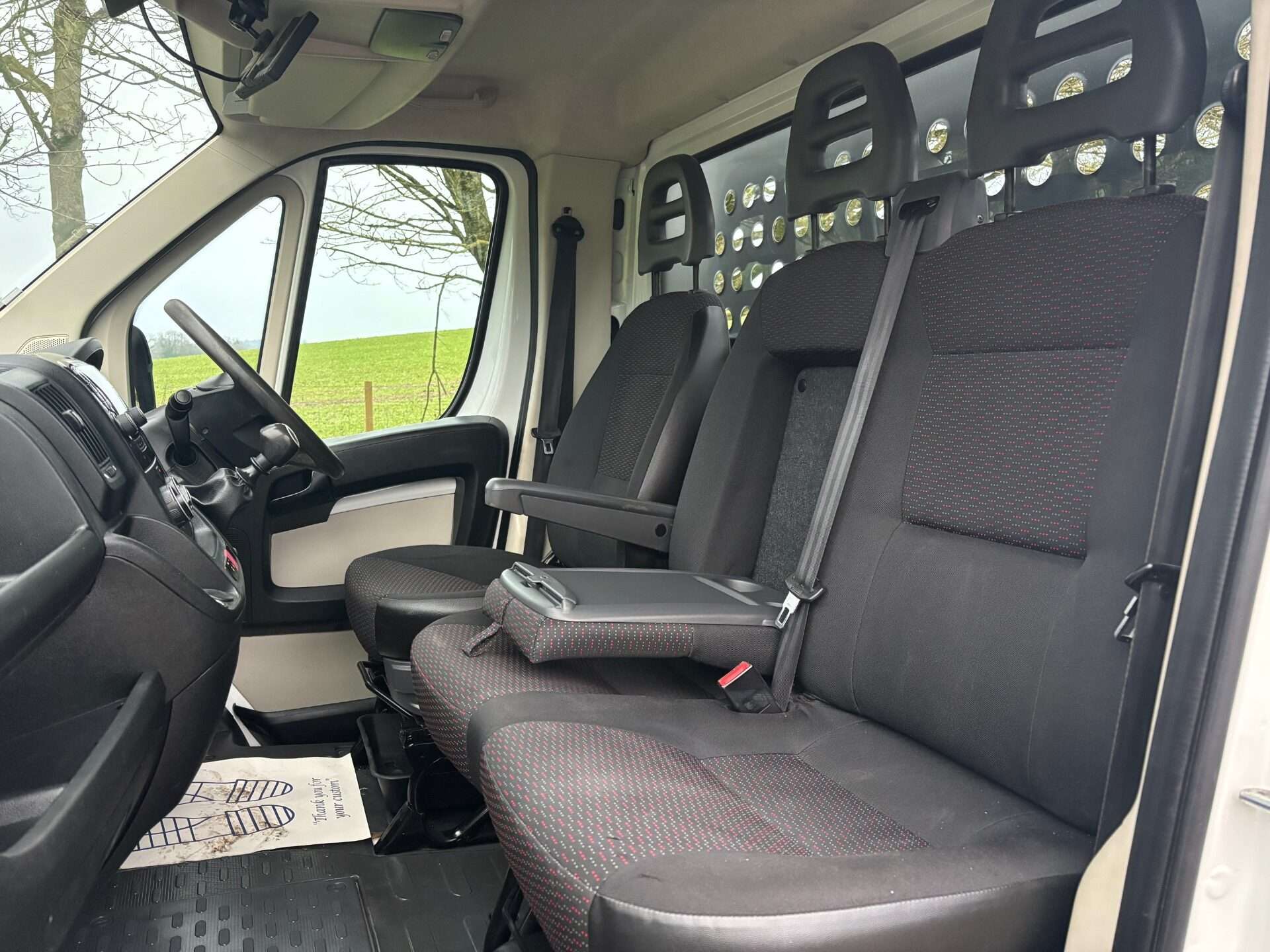A 2019 CITROEN RELAY 35 Heavy 160 ps L3 Dropside with Tail Lift - Air Con A 2019 CITROEN RELAY 35 Heavy 160 ps L3 Dropside with Tail Lift - Air Con