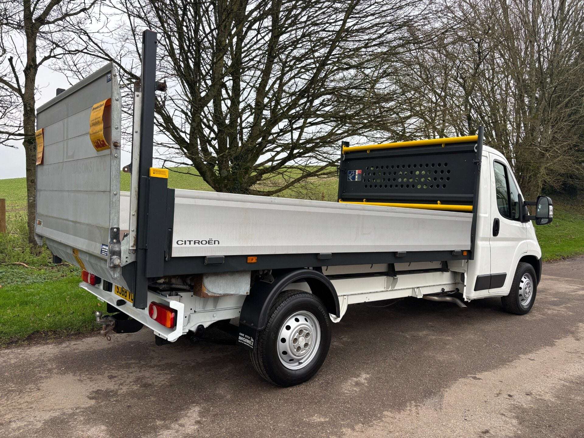A 2019 CITROEN RELAY 35 Heavy 160 ps L3 Dropside with Tail Lift - Air Con A 2019 CITROEN RELAY 35 Heavy 160 ps L3 Dropside with Tail Lift - Air Con