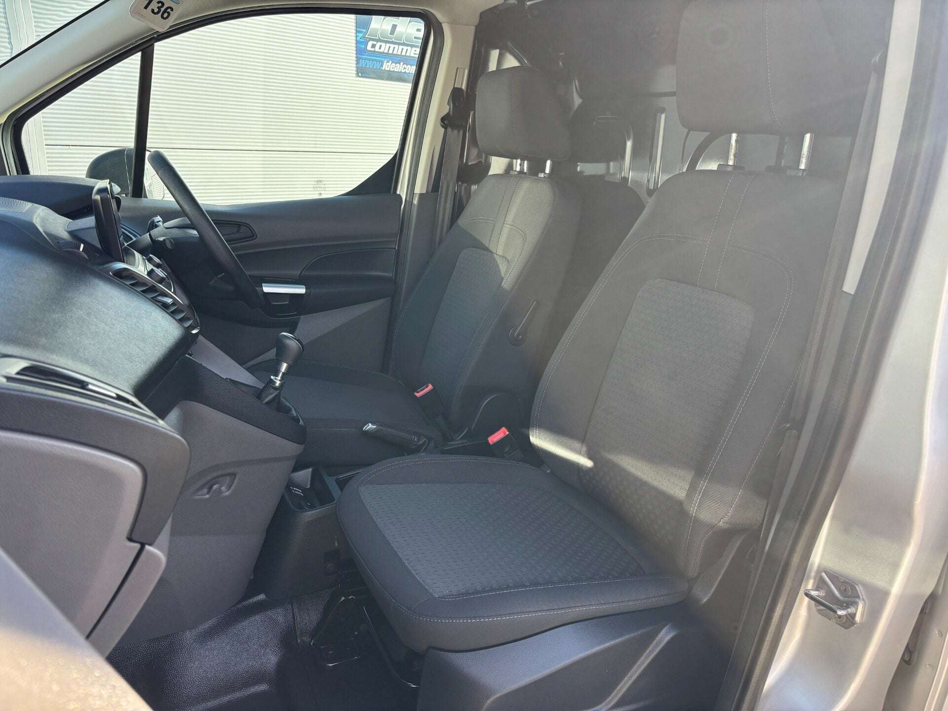 A 2020 FORD TRANSIT CONNECT 200 L1 Trend 100 ps Tdci Panel Van - Air Con / Sat Nav / Camera A 2020 FORD TRANSIT CONNECT 200 L1 Trend 100 ps Tdci Panel Van - Air Con / Sat Nav / Camera