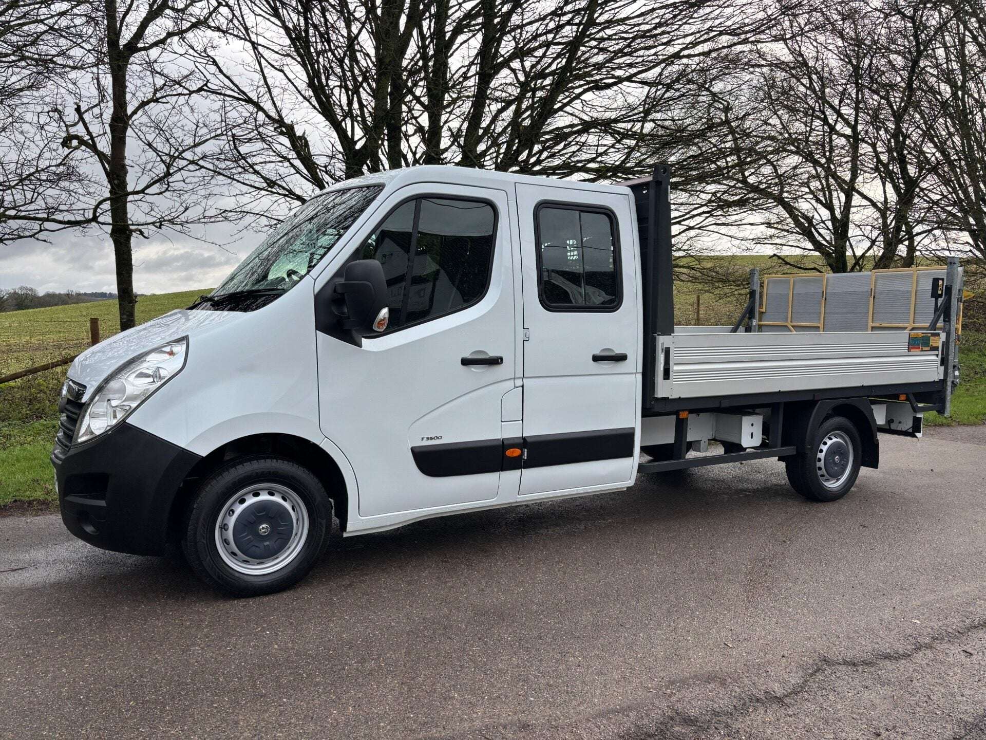 A 2016 VAUXHALL MOVANO F3500 L3 H1 Double Cab Dropside Truck with Tail Lift - Air Con A 2016 VAUXHALL MOVANO F3500 L3 H1 Double Cab Dropside Truck with Tail Lift - Air Con