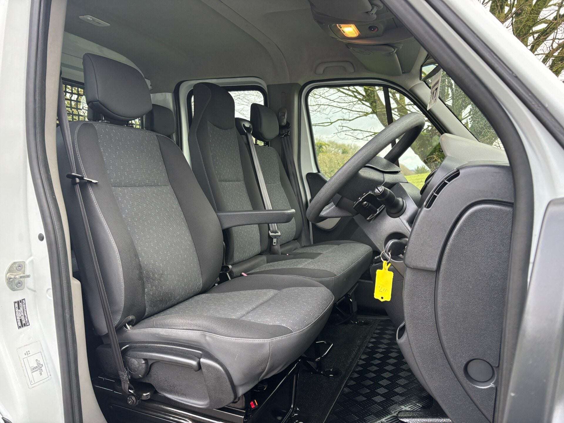 A 2016 VAUXHALL MOVANO F3500 L3 H1 Double Cab Dropside Truck with Tail Lift - Air Con A 2016 VAUXHALL MOVANO F3500 L3 H1 Double Cab Dropside Truck with Tail Lift - Air Con