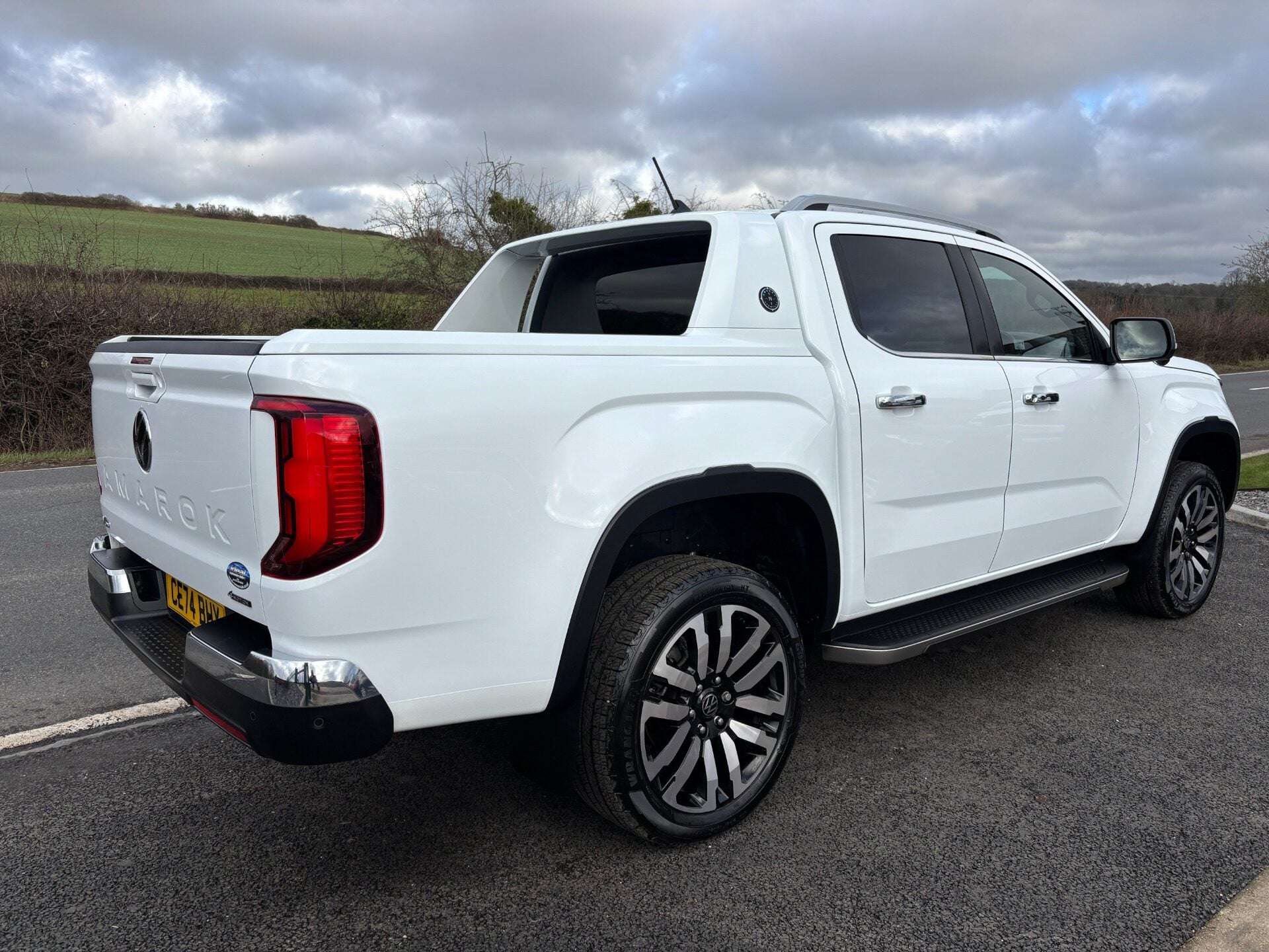 A 2024 VOLKSWAGEN AMAROK V6 Tdi 240 Aventura 4Motion - Electric Roller Shutter / 360 Camera A 2024 VOLKSWAGEN AMAROK V6 Tdi 240 Aventura 4Motion - Electric Roller Shutter / 360 Camera