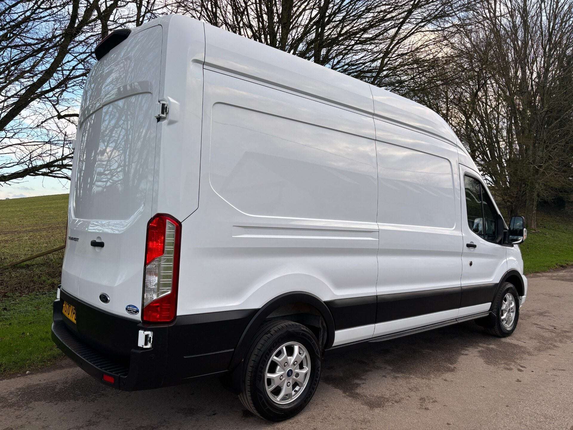 A 2020 FORD TRANSIT 350 Rwd L3 H3 185ps Limited Panel Van A 2020 FORD TRANSIT 350 Rwd L3 H3 185ps Limited Panel Van