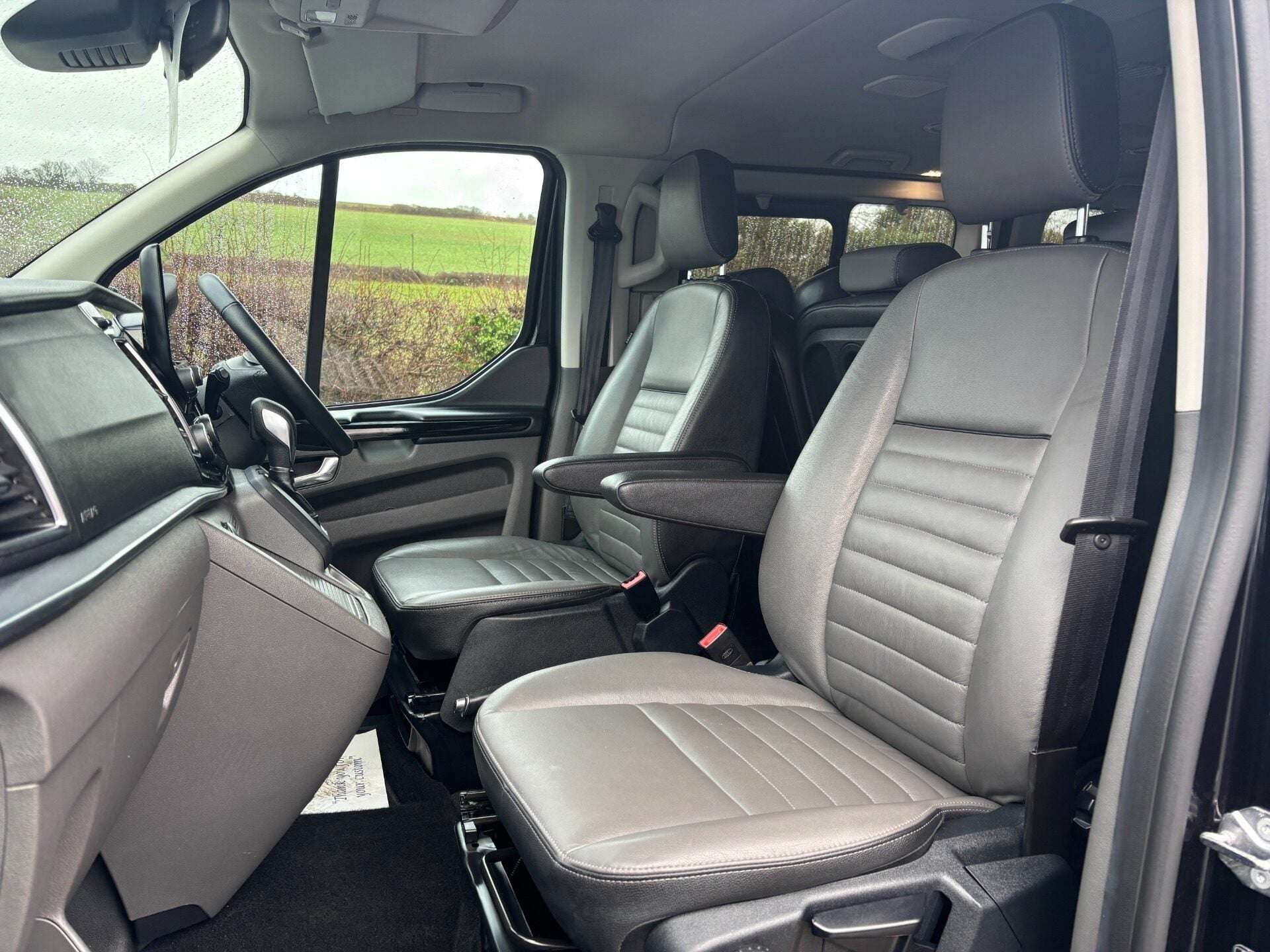 A 2020 FORD TOURNEO CUSTOM 320 L1 Titanium X 185 ps 8 Seater A 2020 FORD TOURNEO CUSTOM 320 L1 Titanium X 185 ps 8 Seater