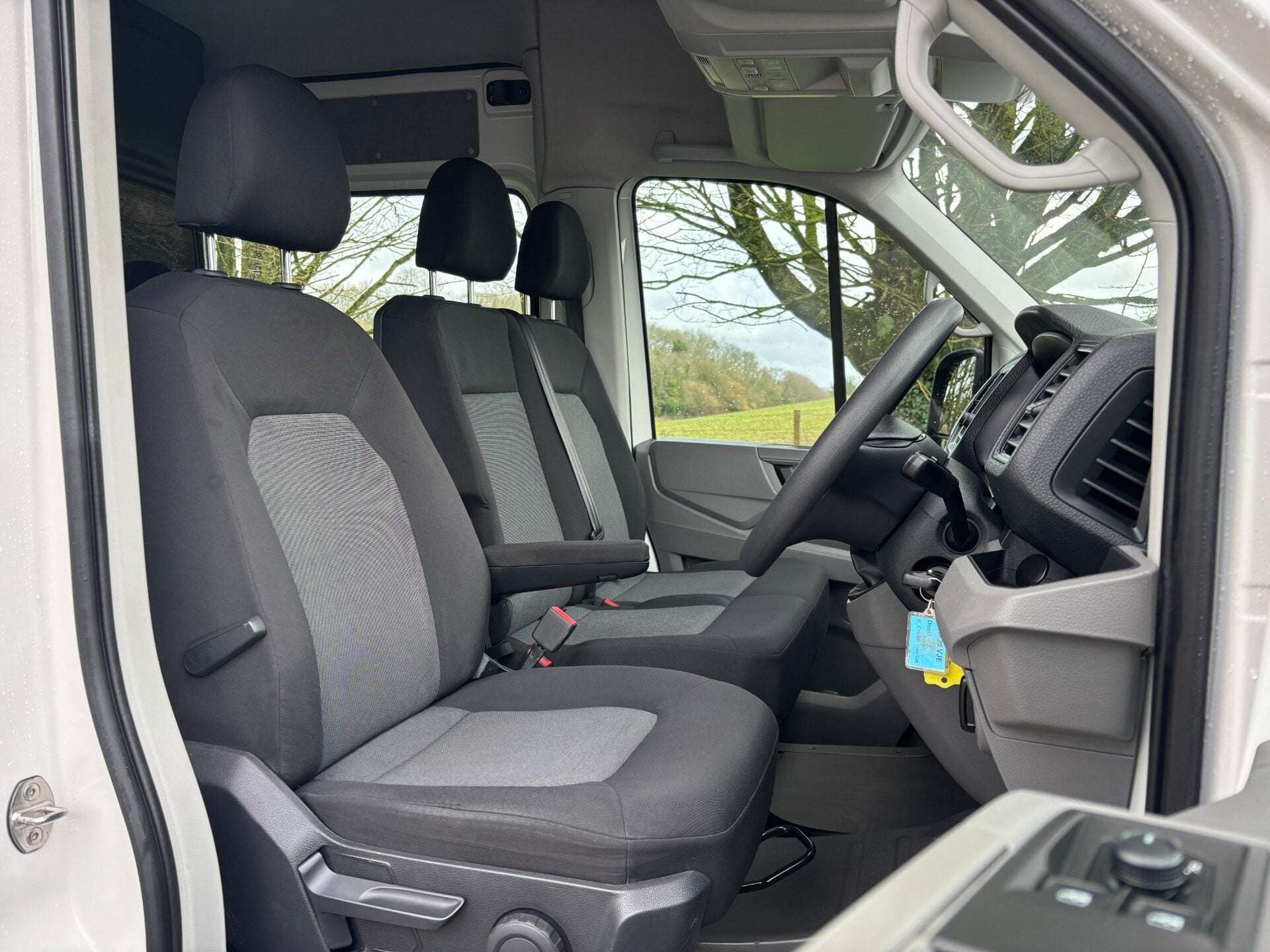 A 2020 VOLKSWAGEN CRAFTER CR35 140ps Tdi Lwb H/R Trendline Duo Van A 2020 VOLKSWAGEN CRAFTER CR35 140ps Tdi Lwb H/R Trendline Duo Van