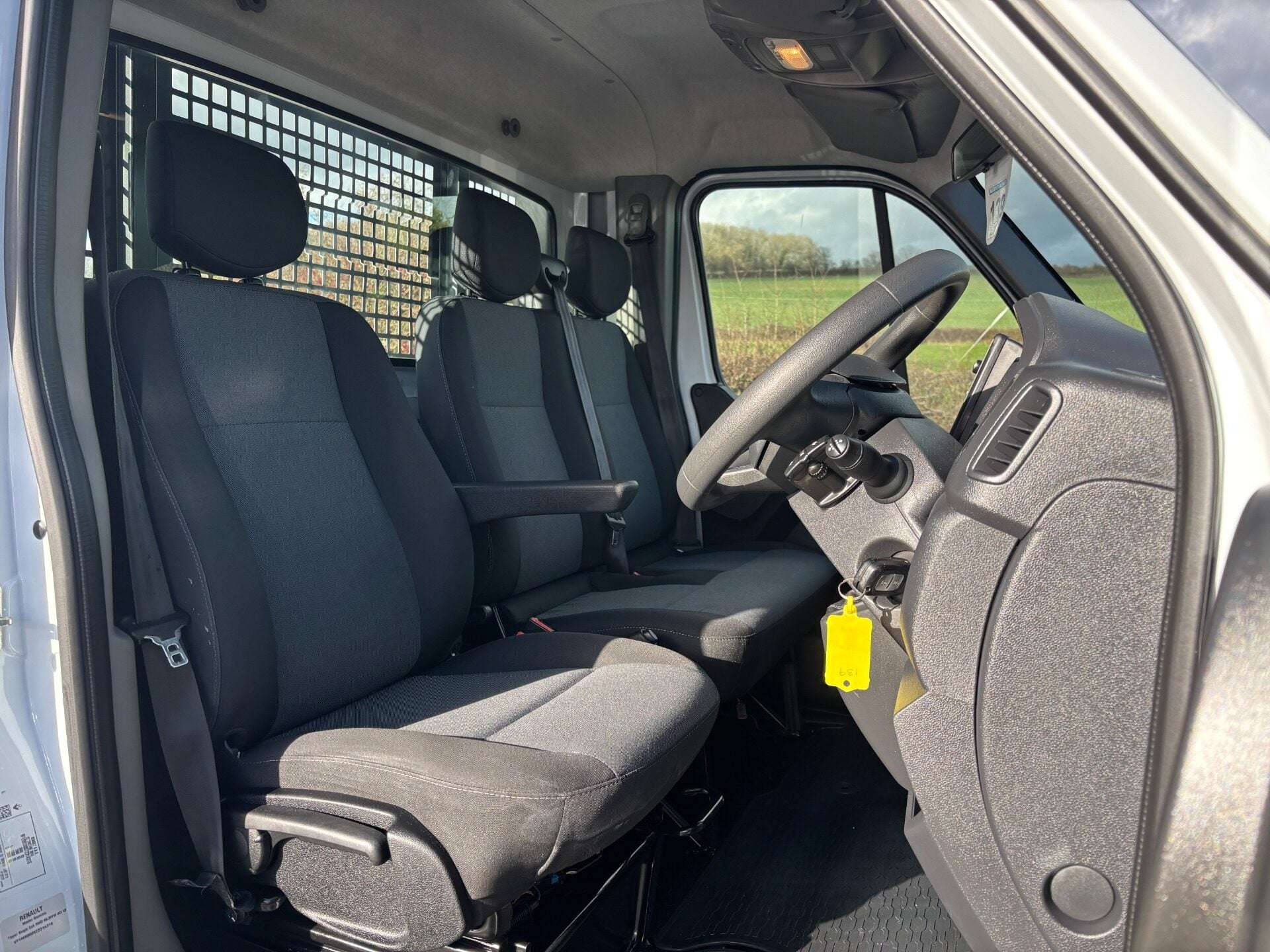 A 2024 RENAULT MASTER ML35TW 130 ps dCi Business Tipper with Air Con / Tow Axle / Sat Nav A 2024 RENAULT MASTER ML35TW 130 ps dCi Business Tipper with Air Con / Tow Axle / Sat Nav