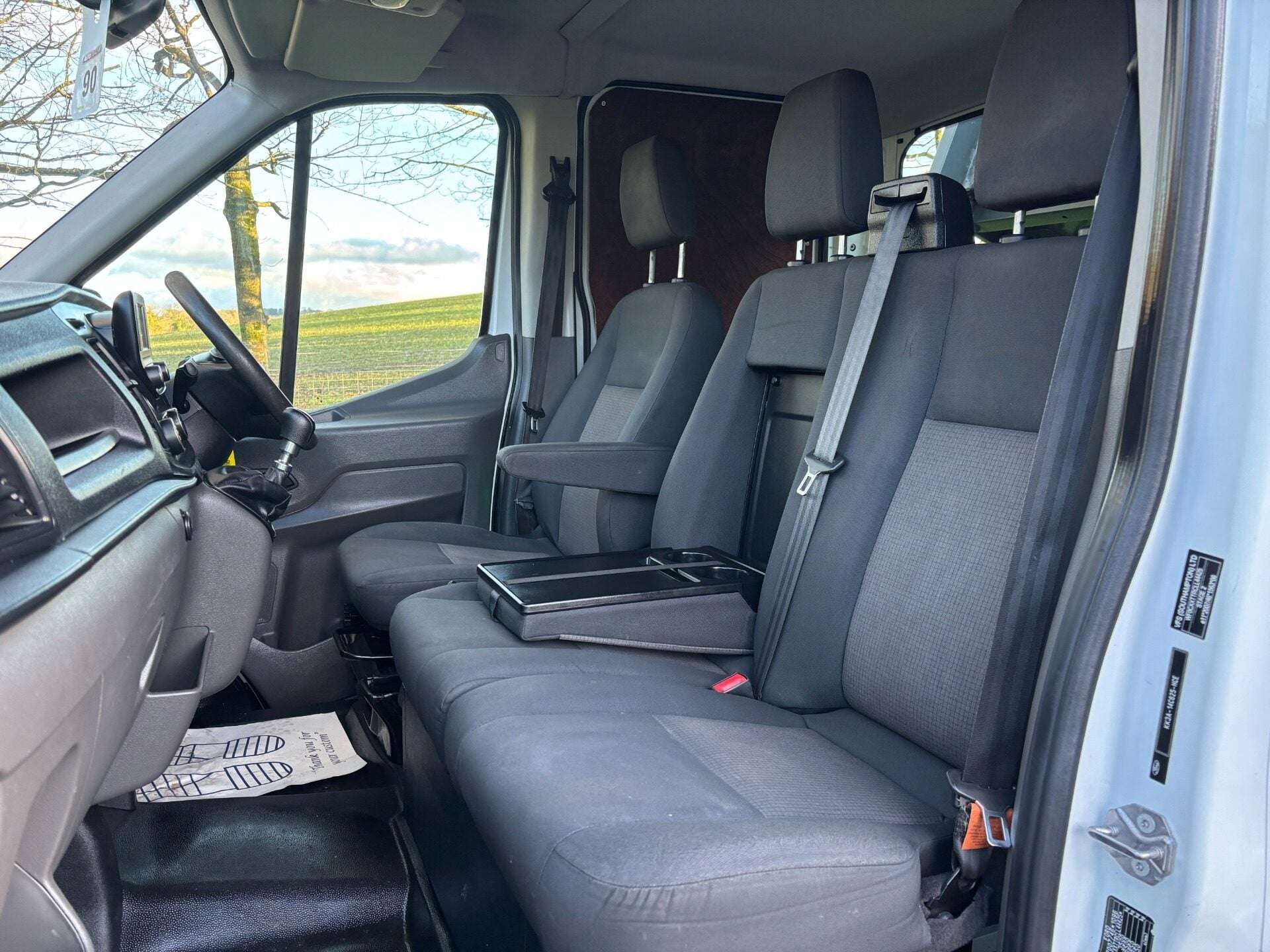 A 2020 FORD TRANSIT 350 Drw 130 ps L3 Utility Cab Tipper - Tow Axle A 2020 FORD TRANSIT 350 Drw 130 ps L3 Utility Cab Tipper - Tow Axle