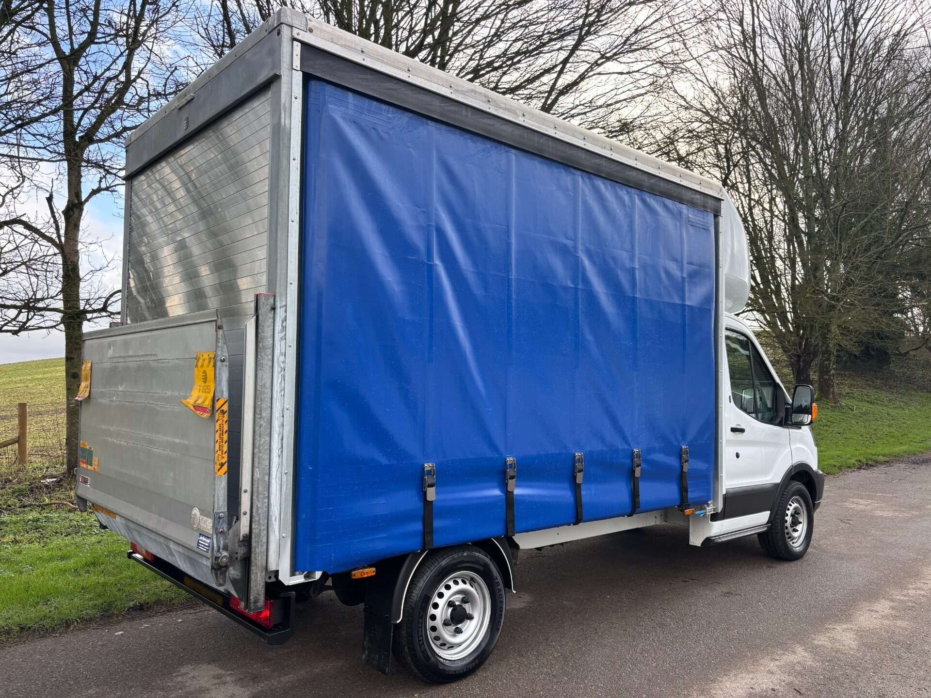 A 2018 FORD TRANSIT 350 L3 Srw 130 ps Curtain Side Truck with Tail Lift A 2018 FORD TRANSIT 350 L3 Srw 130 ps Curtain Side Truck with Tail Lift