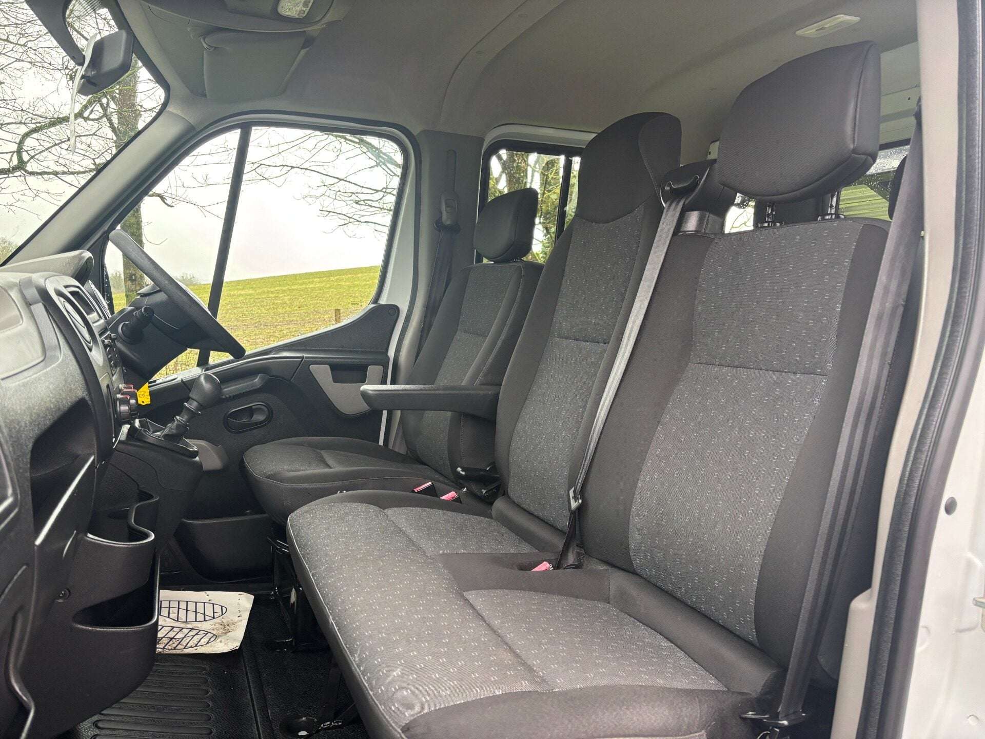 A 2016 VAUXHALL MOVANO F3500 L3 125 ps Crew Cab Tipper - Air Con A 2016 VAUXHALL MOVANO F3500 L3 125 ps Crew Cab Tipper - Air Con