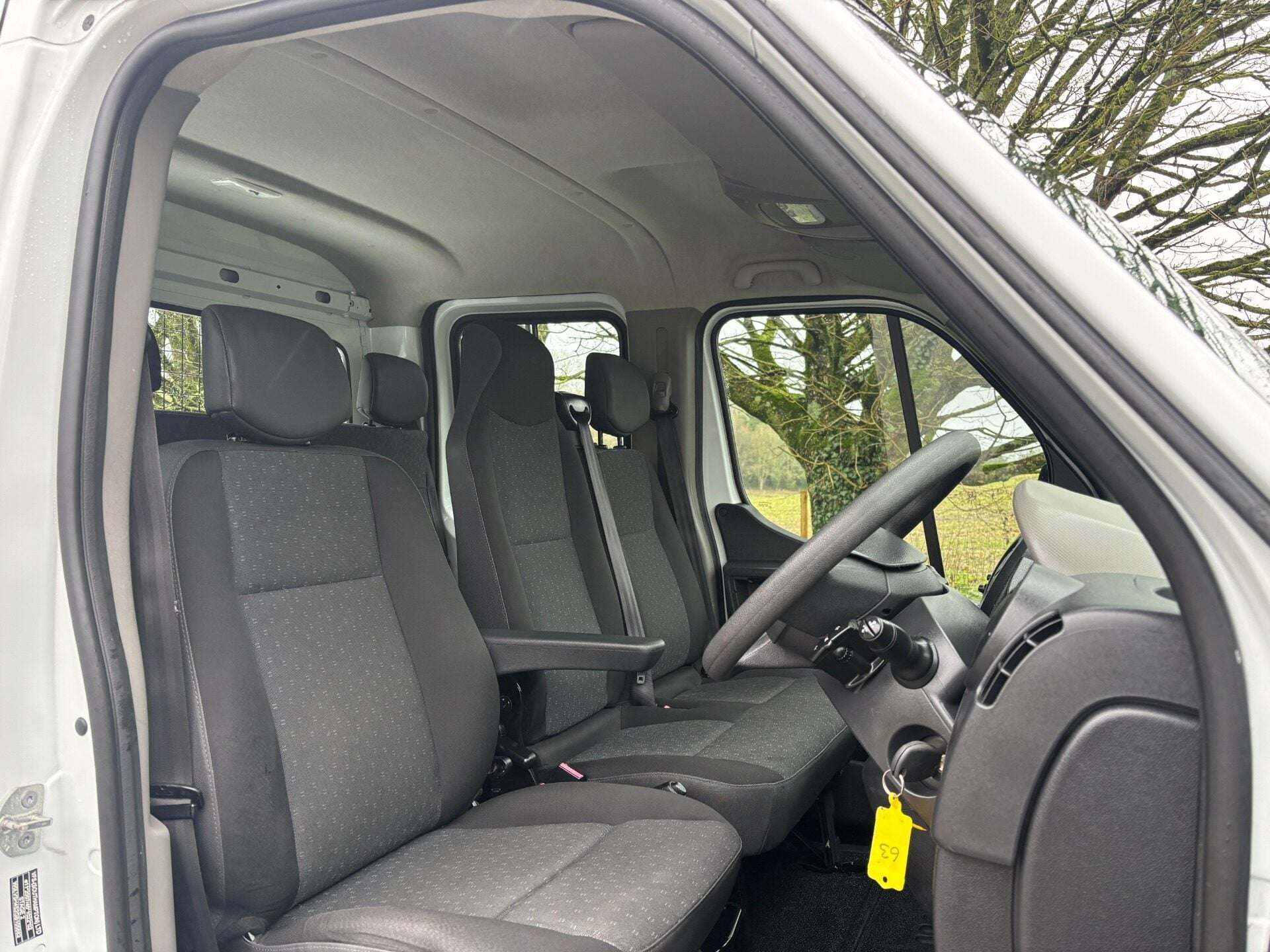 A 2016 VAUXHALL MOVANO F3500 L3 125 ps Crew Cab Tipper - Air Con A 2016 VAUXHALL MOVANO F3500 L3 125 ps Crew Cab Tipper - Air Con