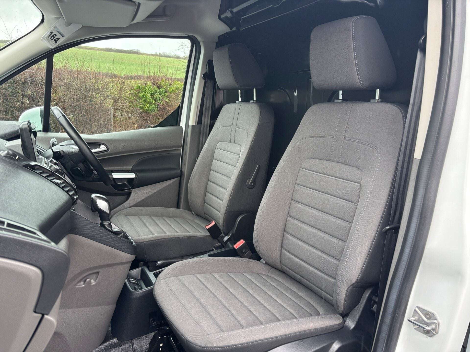 A 2021 FORD TRANSIT CONNECT 200 L1 Limited 120 ps Automatic Panel Van - Sat Nav / Rear Camera A 2021 FORD TRANSIT CONNECT 200 L1 Limited 120 ps Automatic Panel Van - Sat Nav / Rear Camera