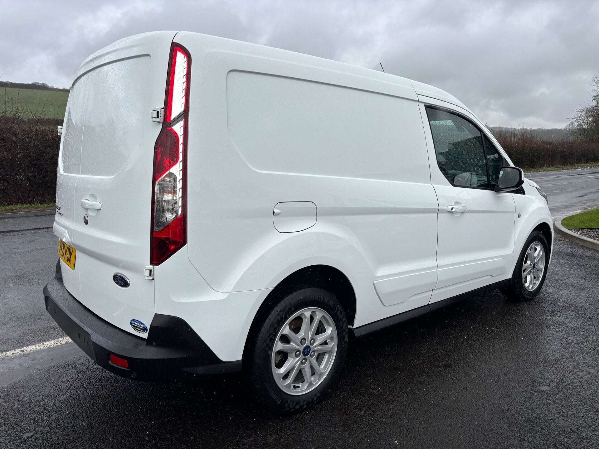 A 2021 FORD TRANSIT CONNECT 200 L1 Limited 120 ps Automatic Panel Van - Sat Nav / Rear Camera A 2021 FORD TRANSIT CONNECT 200 L1 Limited 120 ps Automatic Panel Van - Sat Nav / Rear Camera