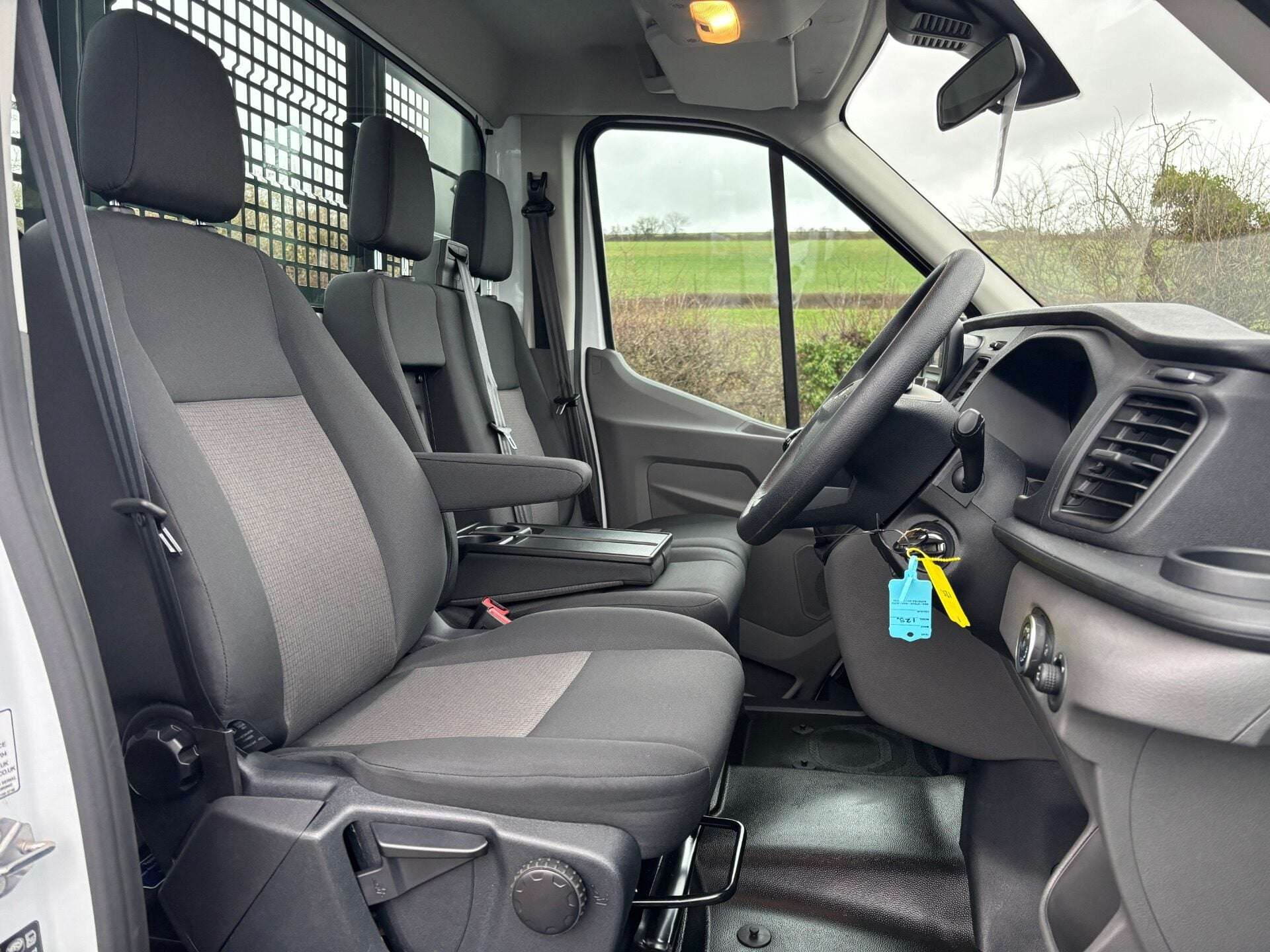 A 2025 FORD TRANSIT 470 Drw L2 130 ps Leader One Stop Tipper A 2025 FORD TRANSIT 470 Drw L2 130 ps Leader One Stop Tipper