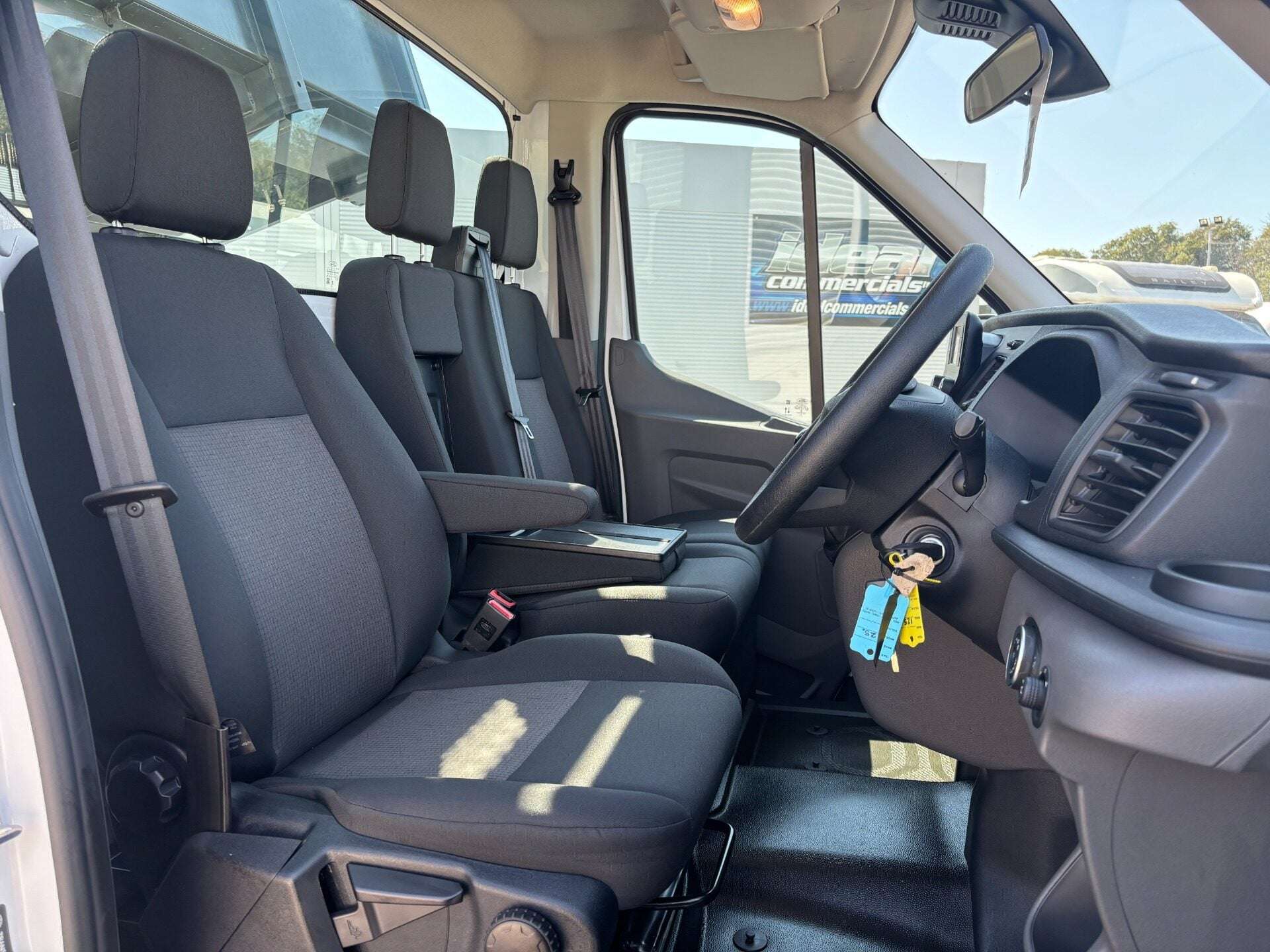 A 2025 FORD TRANSIT 470 Drw L2 130 ps Leader One Stop Tipper A 2025 FORD TRANSIT 470 Drw L2 130 ps Leader One Stop Tipper