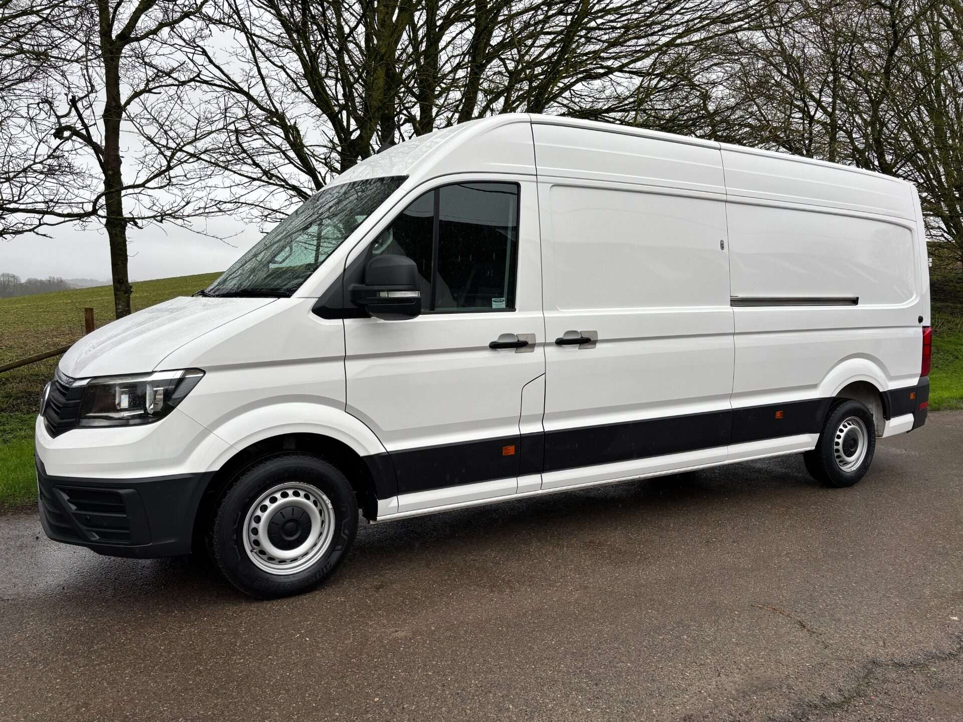 A 2023 VOLKSWAGEN CRAFTER CR35 140 ps Tdi L3 H2 Trendline Panel Van - Rear Camera A 2023 VOLKSWAGEN CRAFTER CR35 140 ps Tdi L3 H2 Trendline Panel Van - Rear Camera