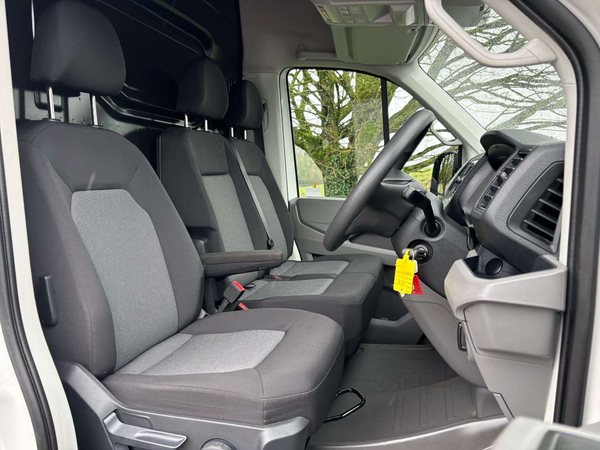 A 2023 VOLKSWAGEN CRAFTER CR35 140 ps Tdi L3 H2 Trendline Panel Van - Rear Camera A 2023 VOLKSWAGEN CRAFTER CR35 140 ps Tdi L3 H2 Trendline Panel Van - Rear Camera