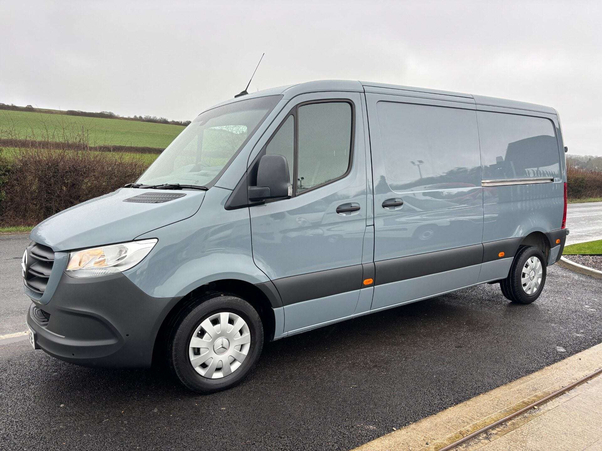 A 2023 MERCEDES-BENZ SPRINTER 315 Cdi Premium 9g-Tronic Mwb Lr Panel Van A 2023 MERCEDES-BENZ SPRINTER 315 Cdi Premium 9g-Tronic Mwb Lr Panel Van