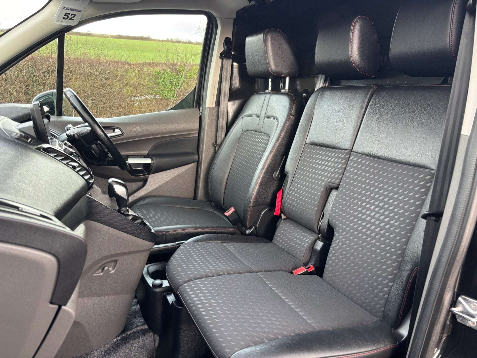 A 2022 FORD TRANSIT CONNECT 250 L2 Sport 120ps Tdci Panel Van - Rear Camera / Climate Control A 2022 FORD TRANSIT CONNECT 250 L2 Sport 120ps Tdci Panel Van - Rear Camera / Climate Control