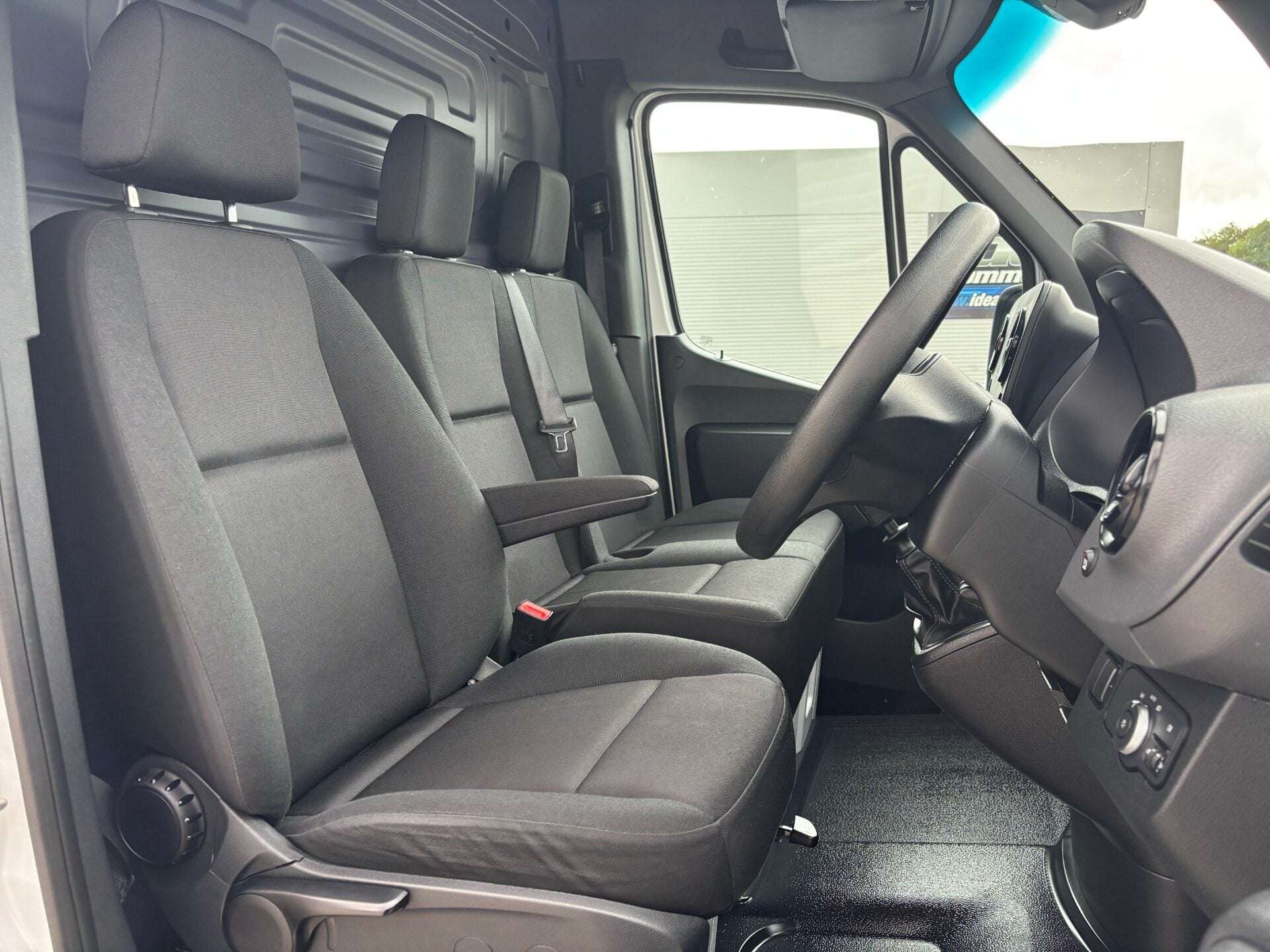 A 2023 MERCEDES-BENZ SPRINTER 315 Cdi L3 H2 Progressive Panel Van A 2023 MERCEDES-BENZ SPRINTER 315 Cdi L3 H2 Progressive Panel Van
