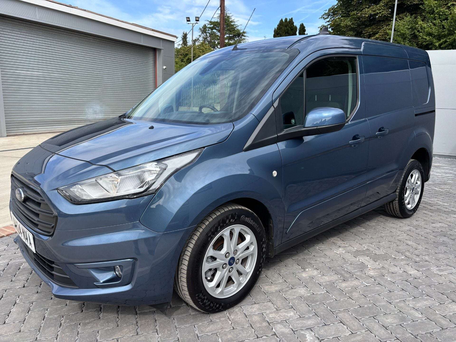 A 2024 FORD TRANSIT CONNECT 240 Limited L1 Panel Van - No VAT A 2024 FORD TRANSIT CONNECT 240 Limited L1 Panel Van - No VAT