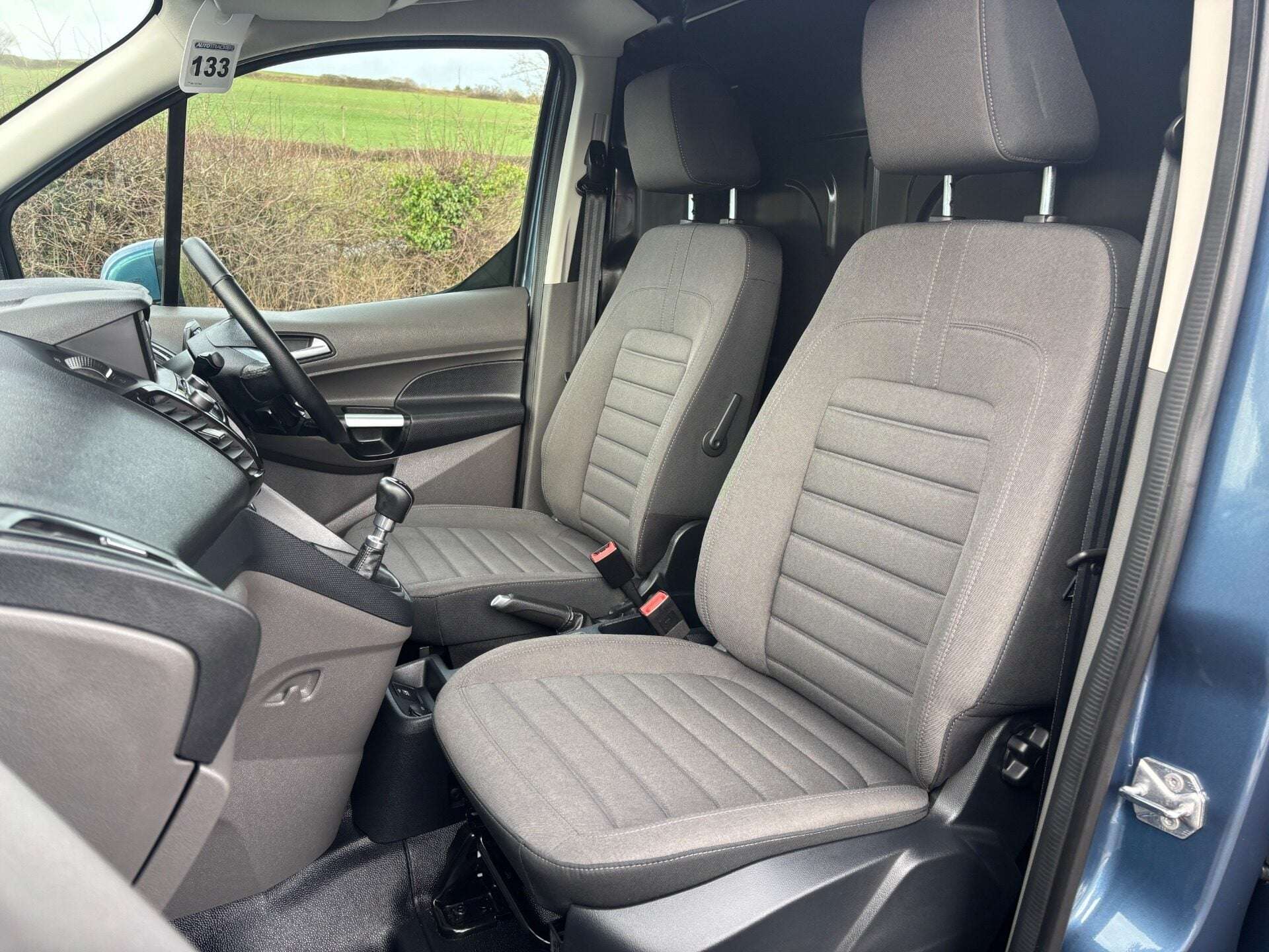 A 2024 FORD TRANSIT CONNECT 240 Limited L1 Panel Van - No VAT A 2024 FORD TRANSIT CONNECT 240 Limited L1 Panel Van - No VAT