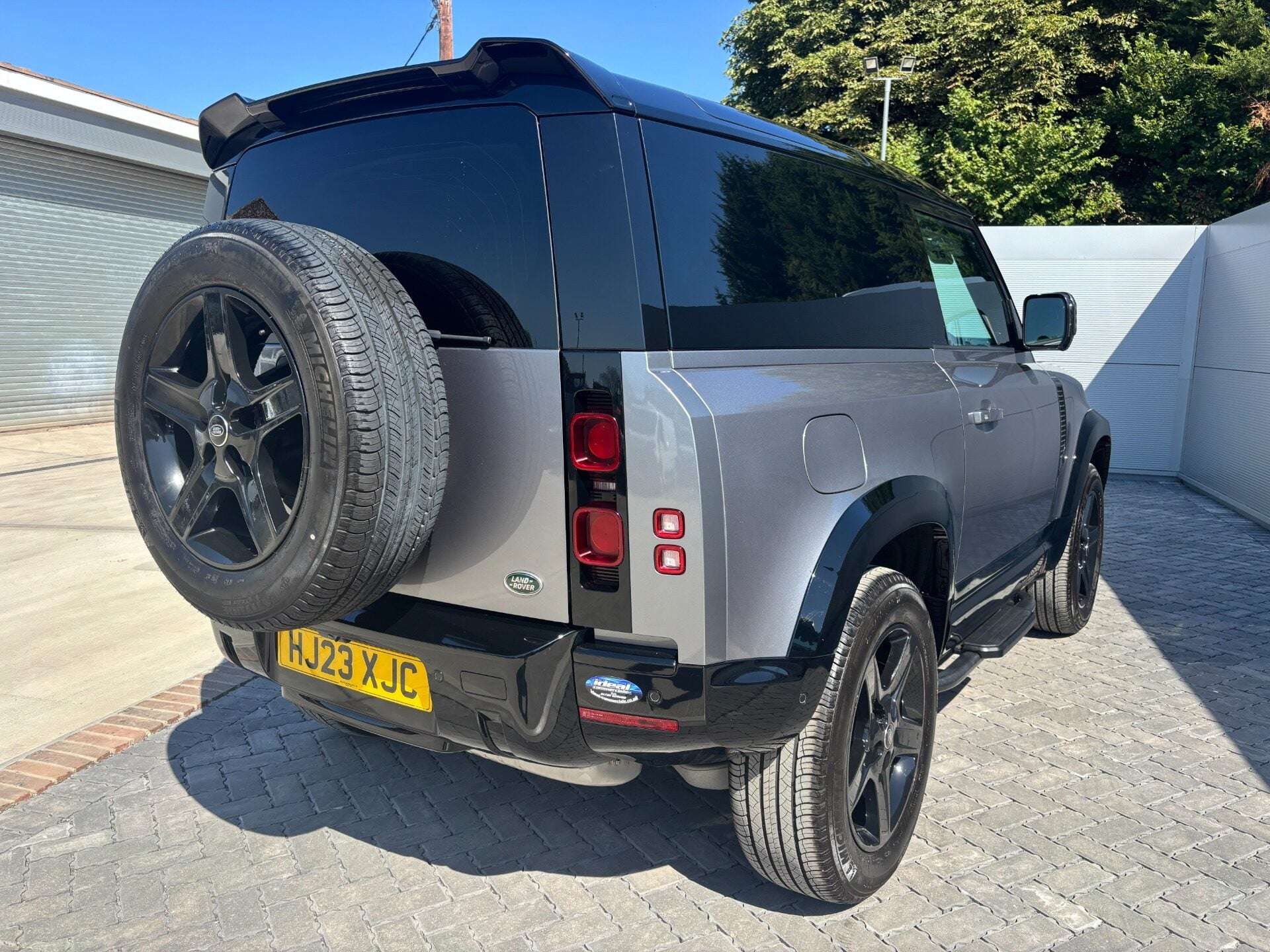 2023 LAND ROVER DEFENDER 90 2023 LAND ROVER DEFENDER 90