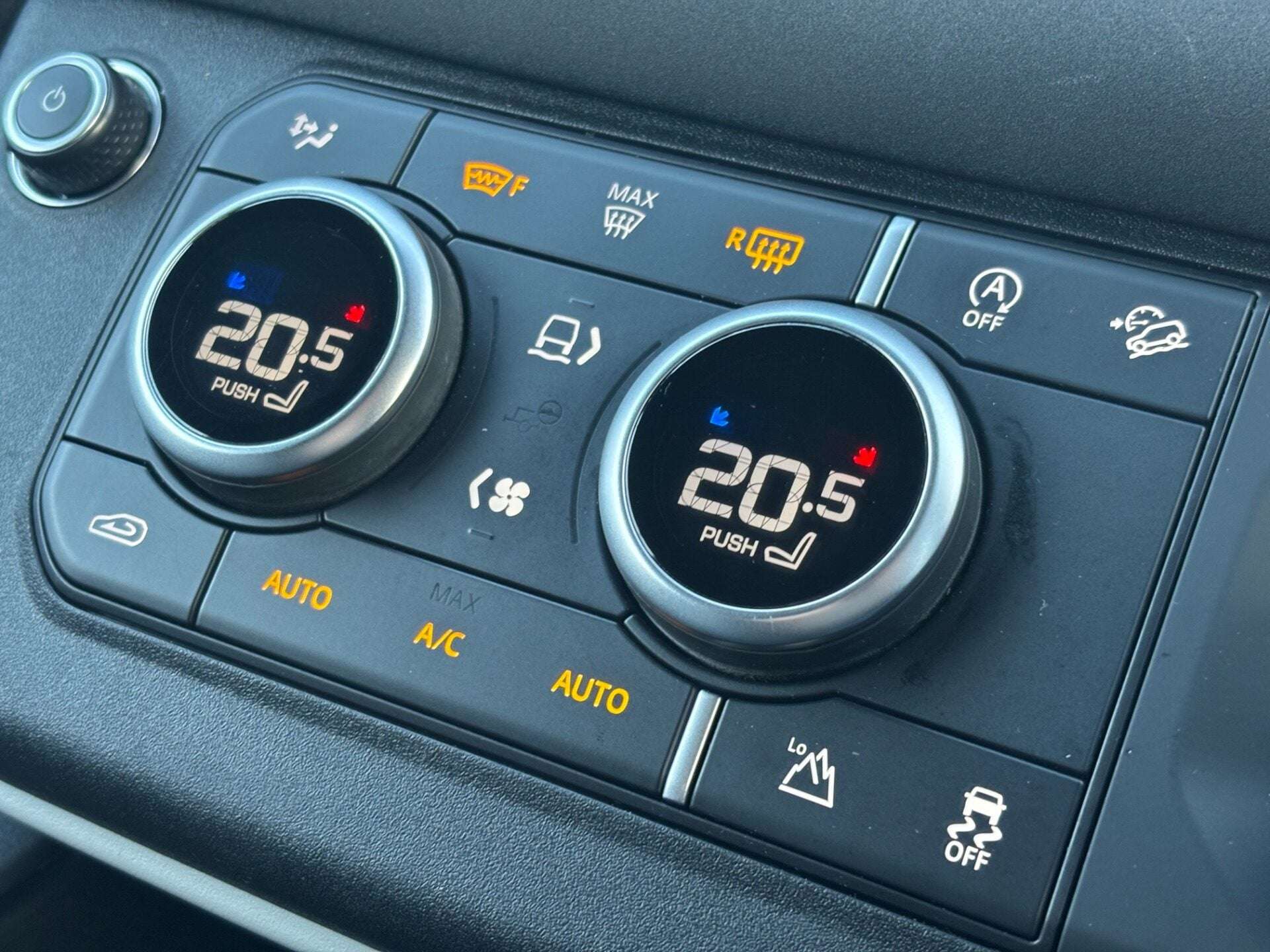 2023 LAND ROVER DEFENDER 90 2023 LAND ROVER DEFENDER 90