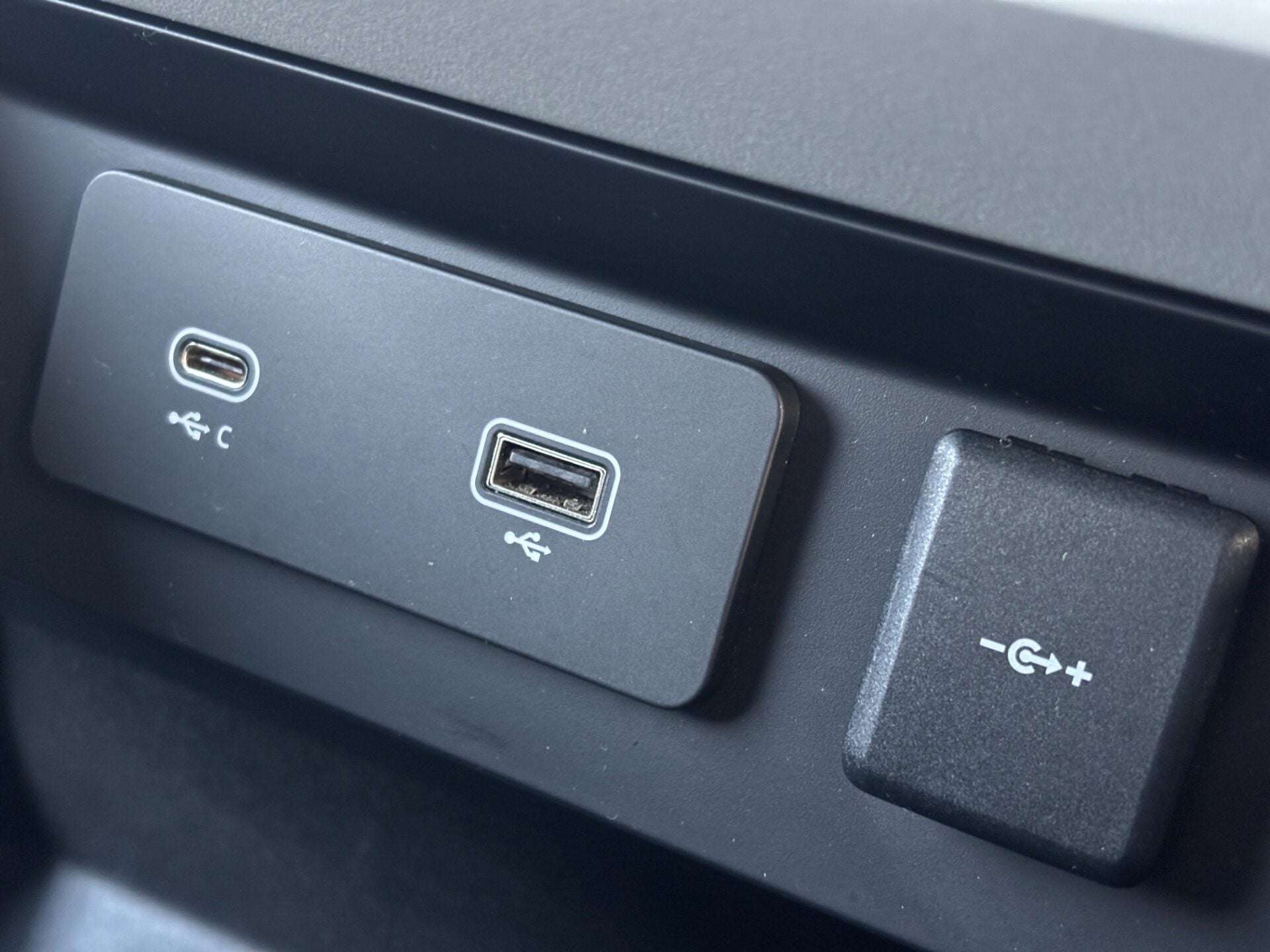 2023 LAND ROVER DEFENDER 90 2023 LAND ROVER DEFENDER 90