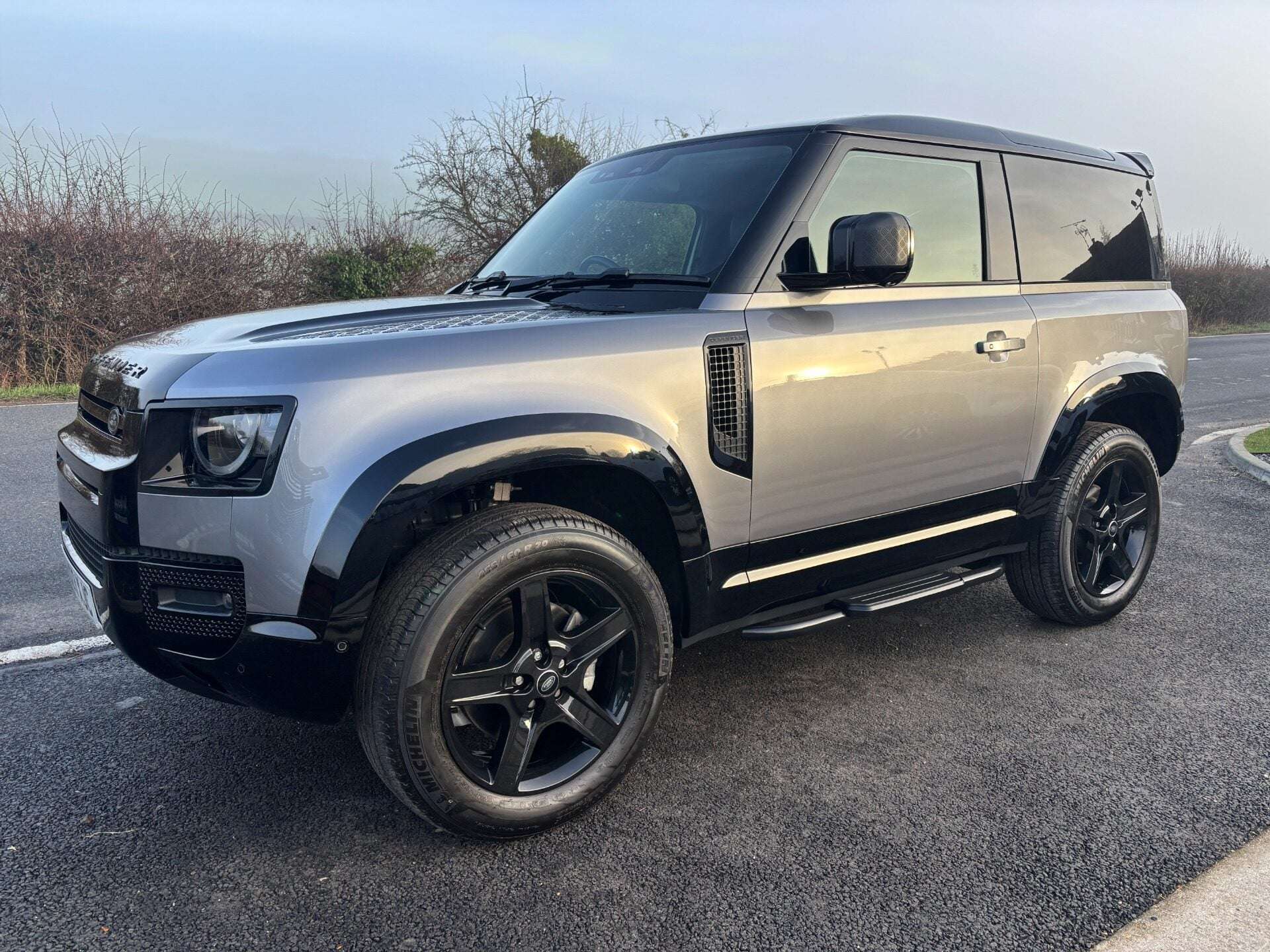 A 2023 LAND ROVER DEFENDER 90 D250 Hard Top SE MHEV A 2023 LAND ROVER DEFENDER 90 D250 Hard Top SE MHEV