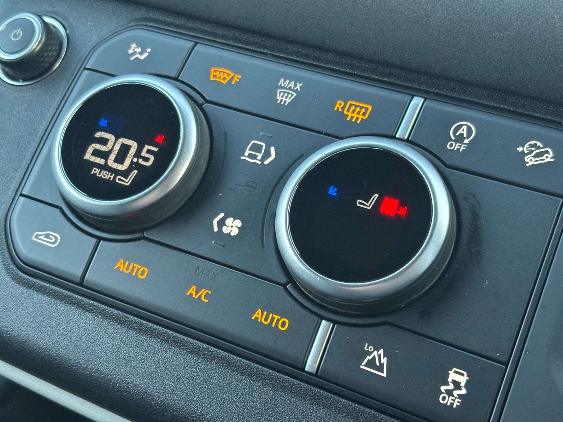 2023 LAND ROVER DEFENDER 90 2023 LAND ROVER DEFENDER 90