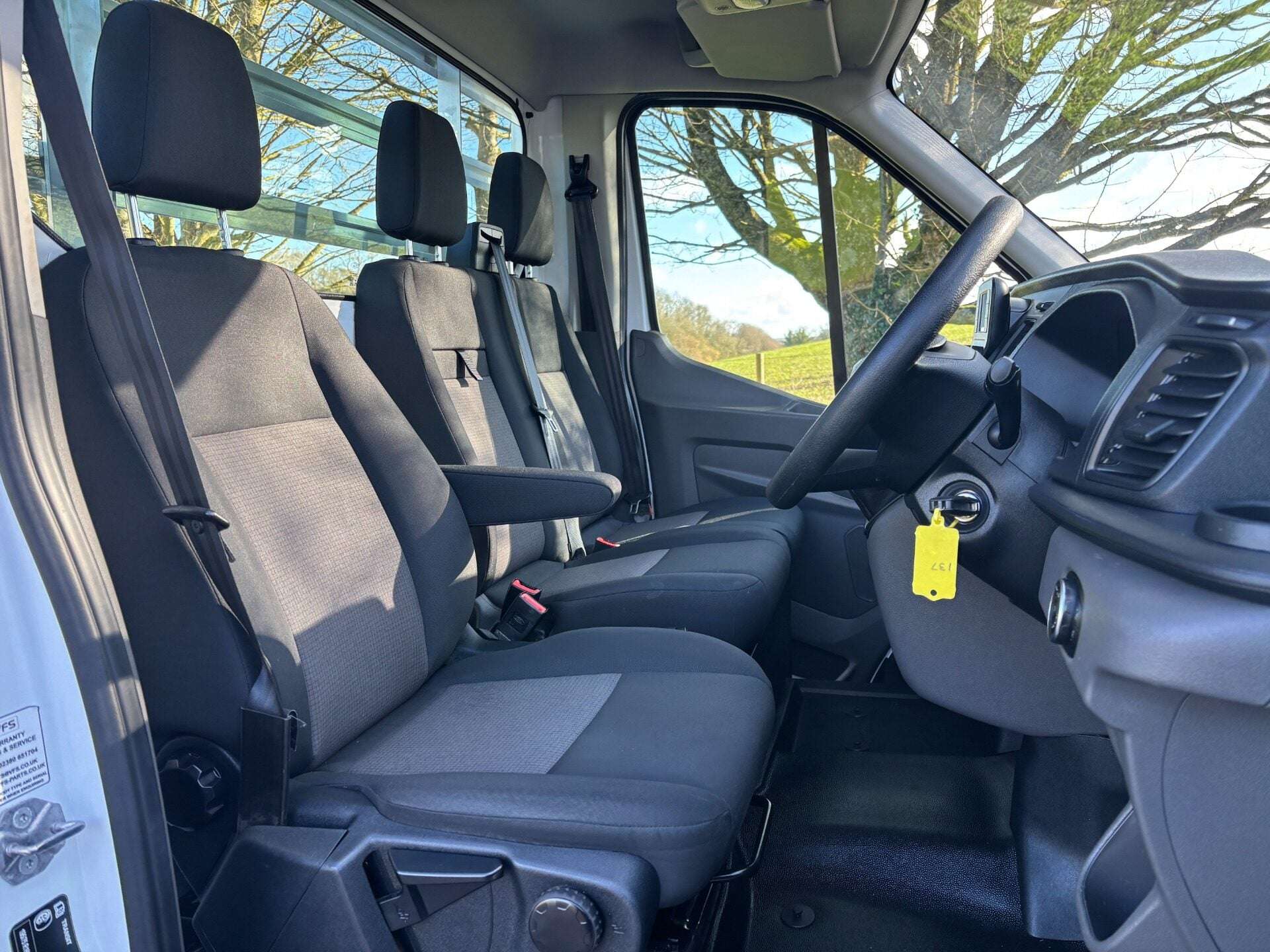 A 2021 FORD TRANSIT 350 Drw L4 130 ps Single Cab Dropside Truck - No VAT - Tow Axle A 2021 FORD TRANSIT 350 Drw L4 130 ps Single Cab Dropside Truck - No VAT - Tow Axle