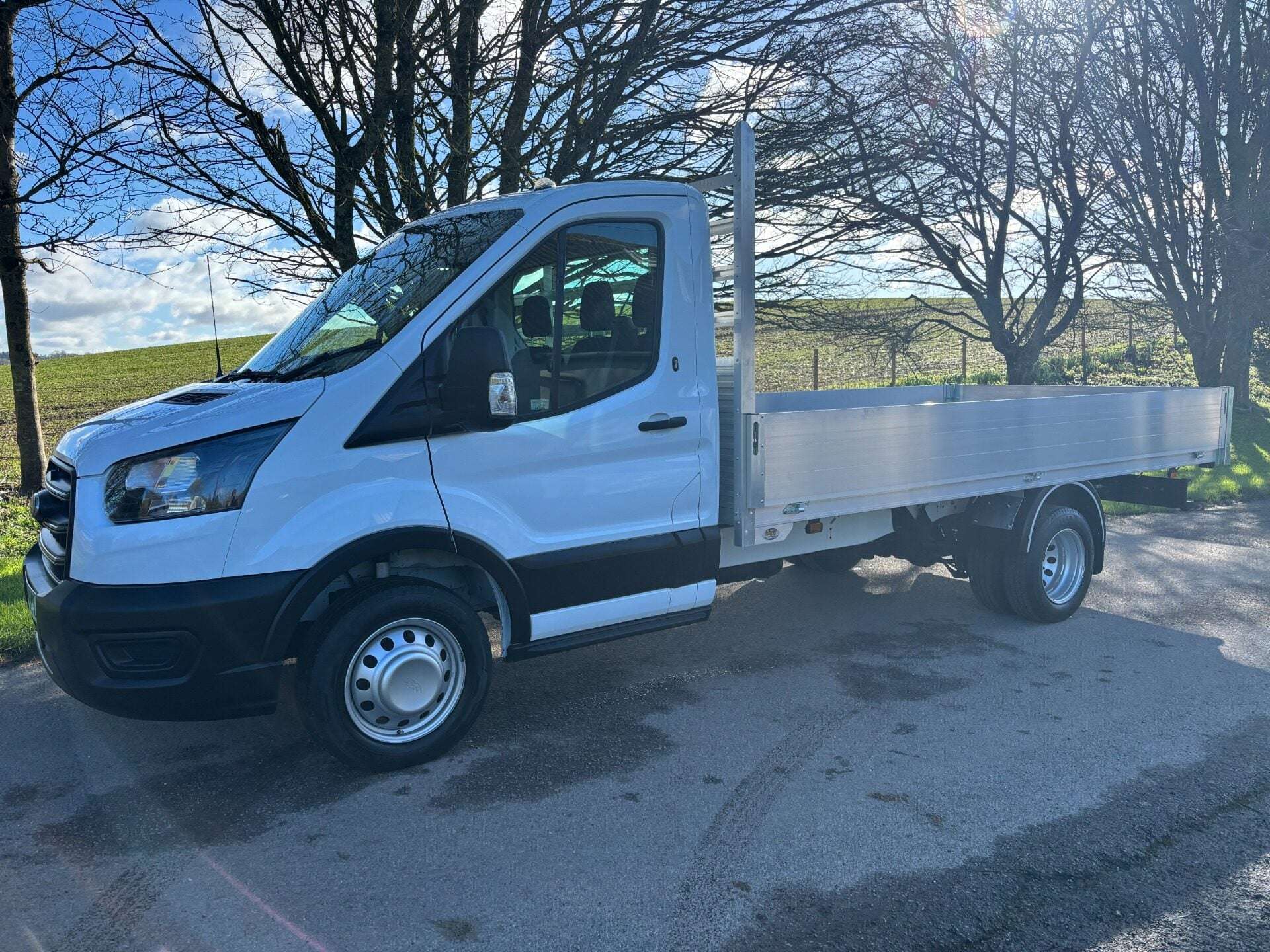 A 2021 FORD TRANSIT 350 Drw L4 130 ps Single Cab Dropside Truck - No VAT - Tow Axle A 2021 FORD TRANSIT 350 Drw L4 130 ps Single Cab Dropside Truck - No VAT - Tow Axle