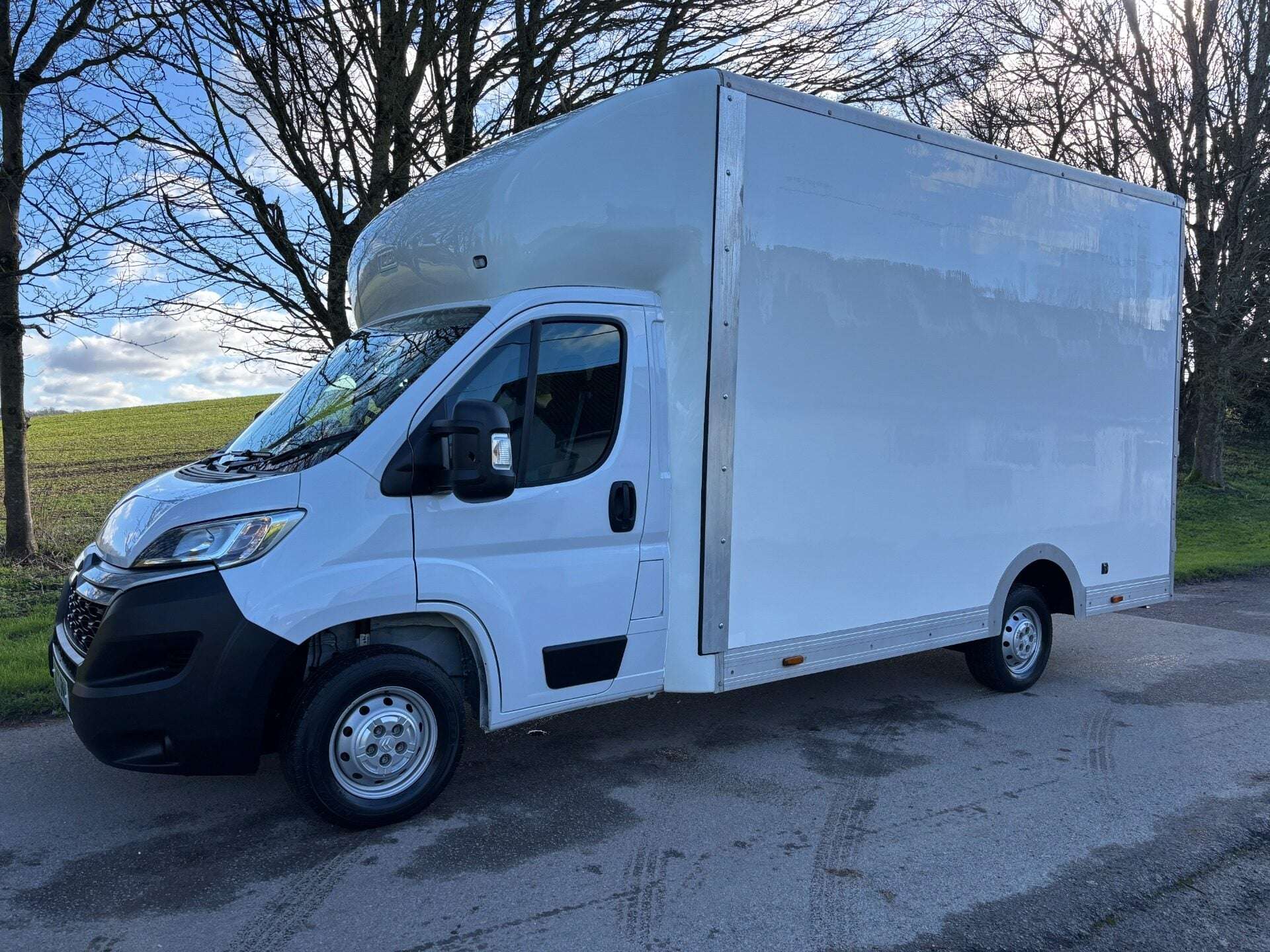 A 2022 CITROEN RELAY 35 L3 140 ps BlueHdi Lo Loader Luton - Air Con A 2022 CITROEN RELAY 35 L3 140 ps BlueHdi Lo Loader Luton - Air Con