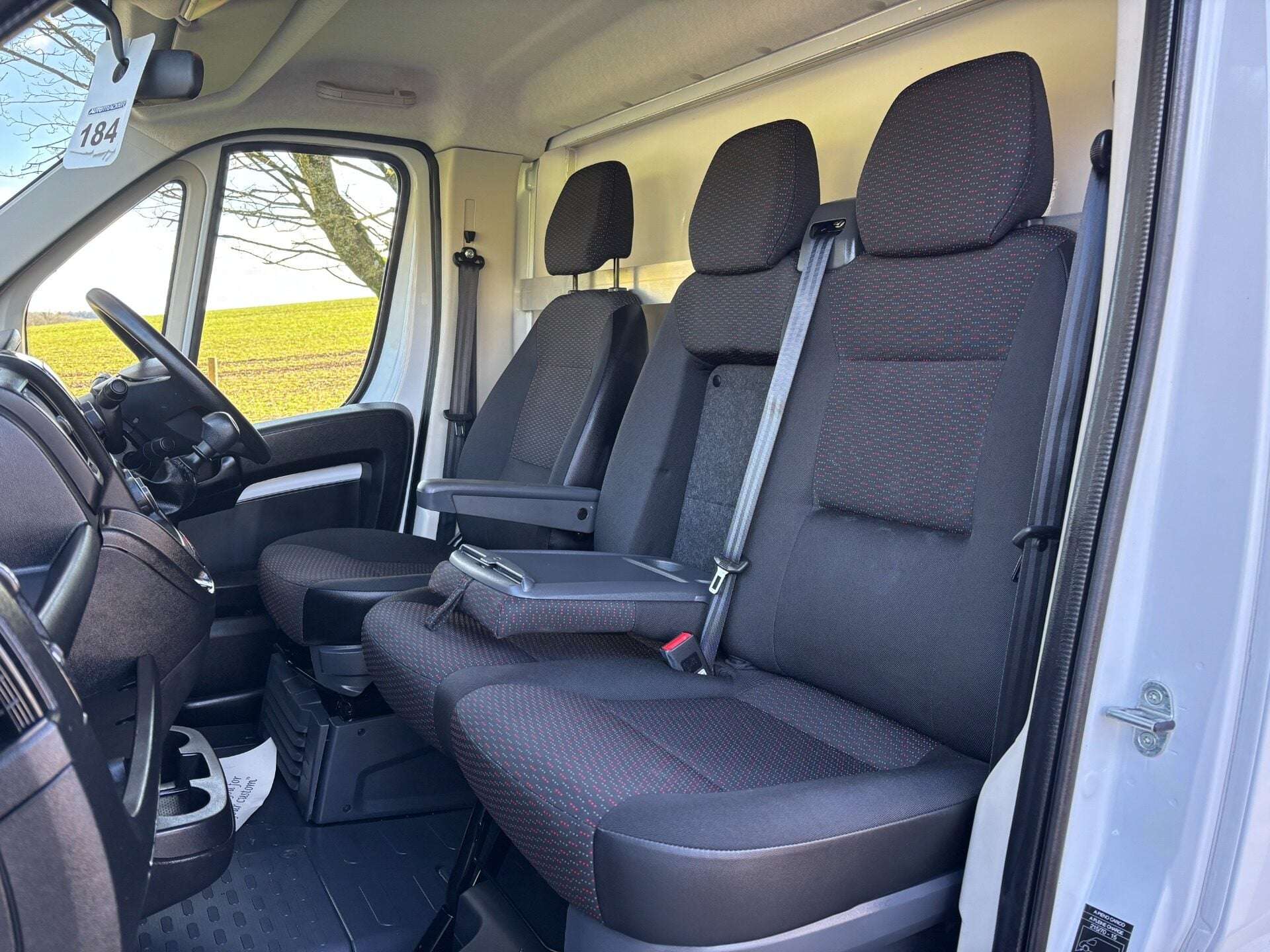 A 2022 CITROEN RELAY 35 L3 140 ps BlueHdi Lo Loader Luton - Air Con A 2022 CITROEN RELAY 35 L3 140 ps BlueHdi Lo Loader Luton - Air Con