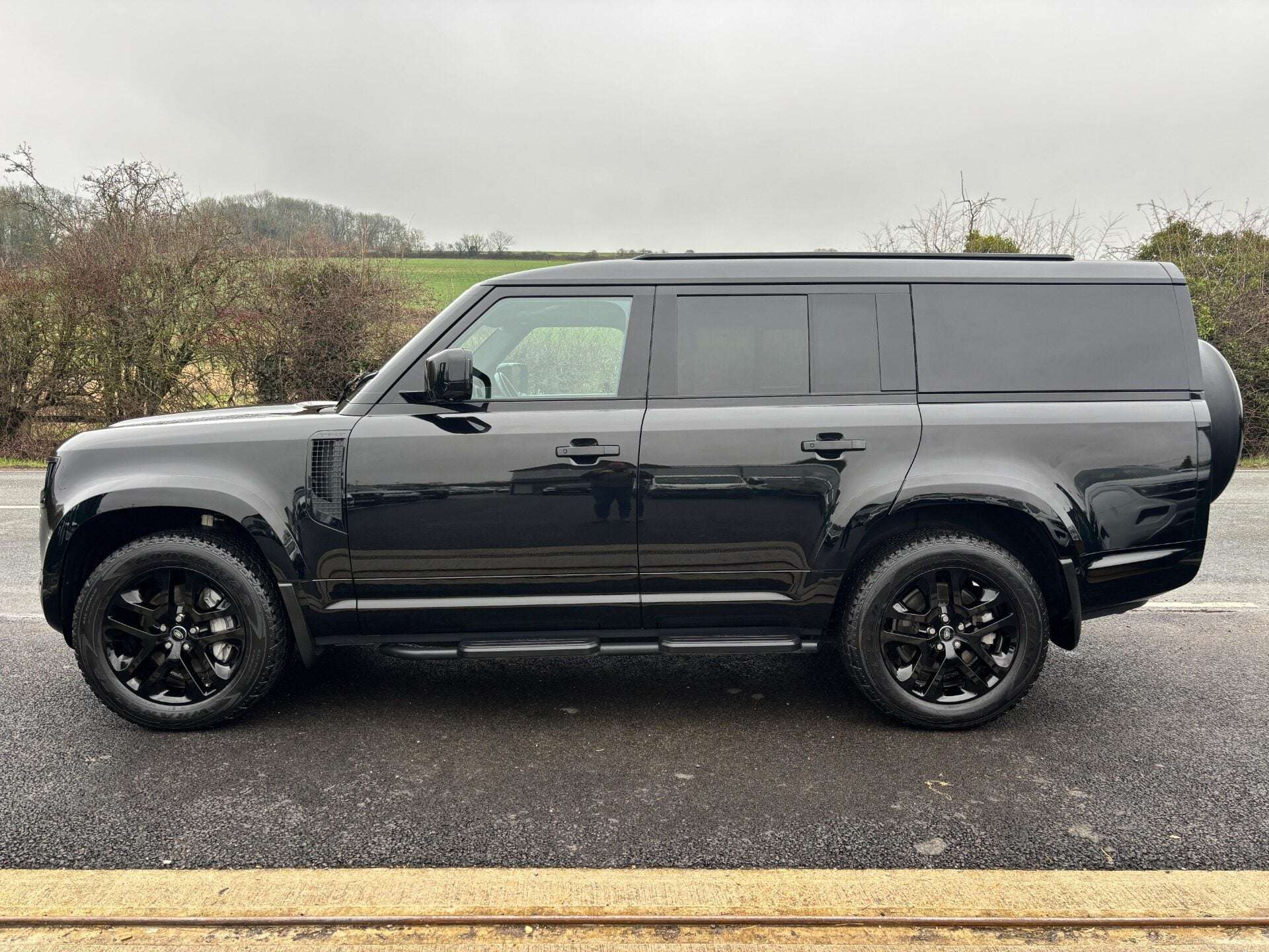 2024 LAND ROVER DEFENDER 130 2024 LAND ROVER DEFENDER 130