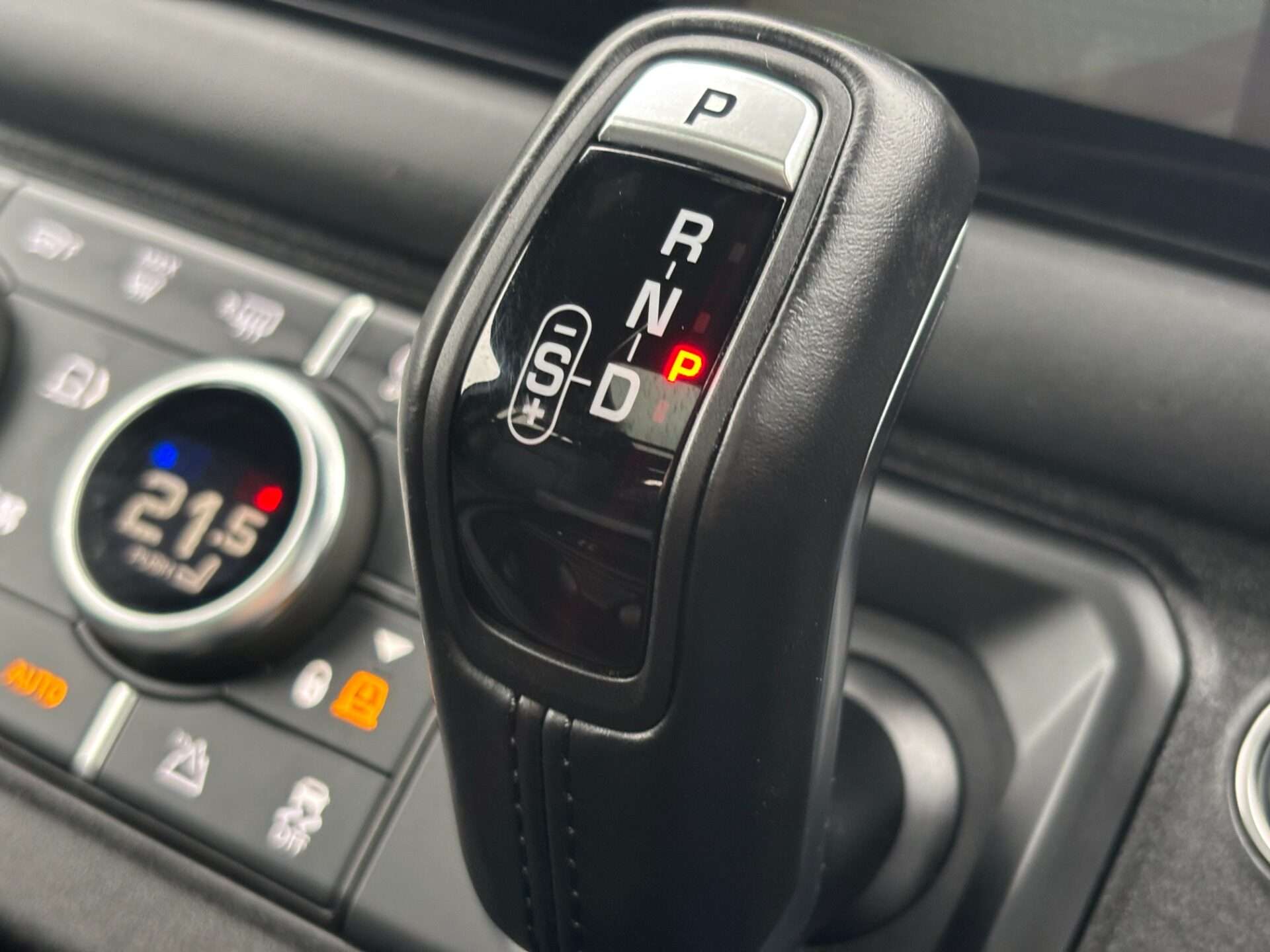 2024 LAND ROVER DEFENDER 130 2024 LAND ROVER DEFENDER 130