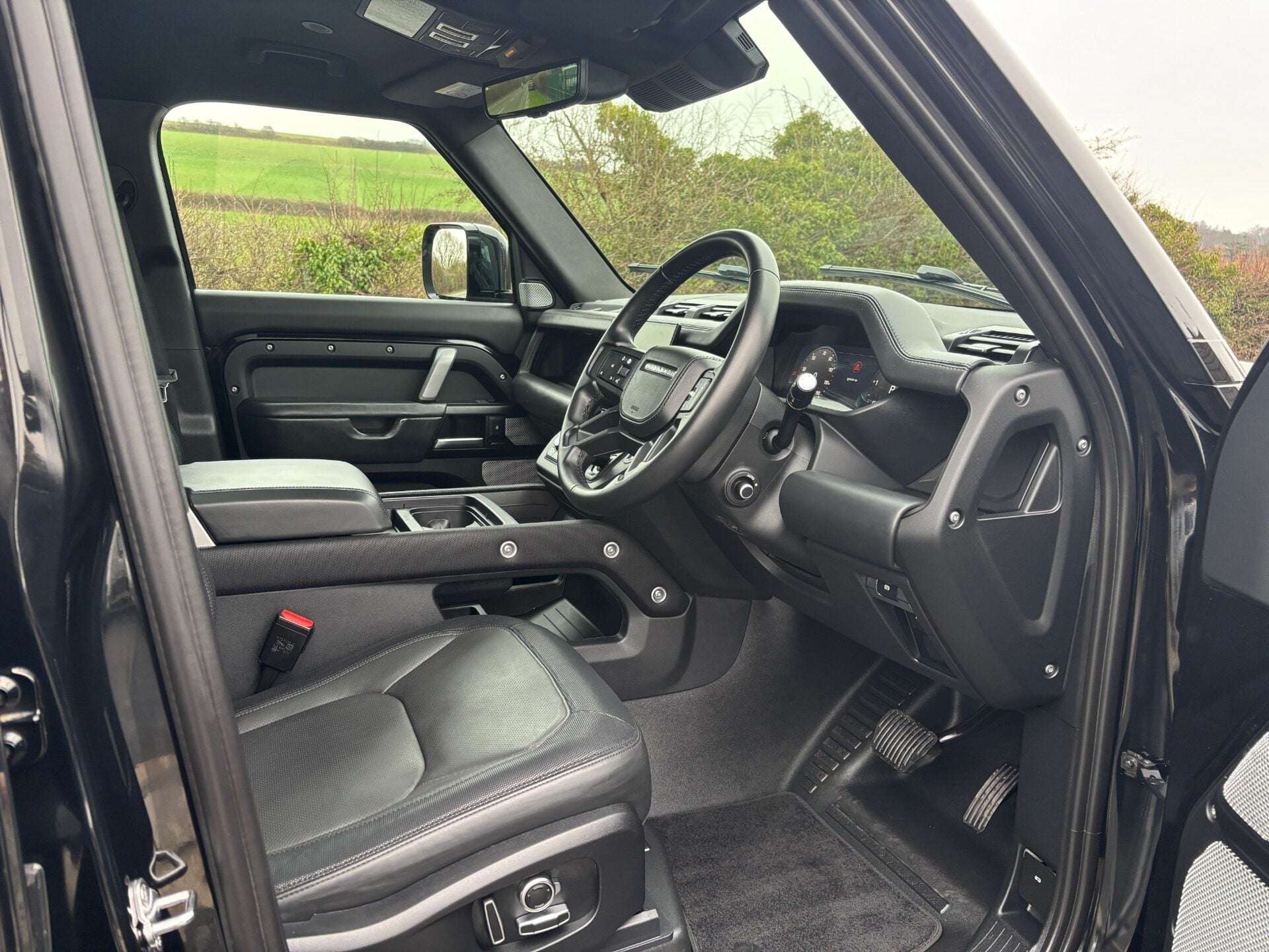 2024 LAND ROVER DEFENDER 130 2024 LAND ROVER DEFENDER 130