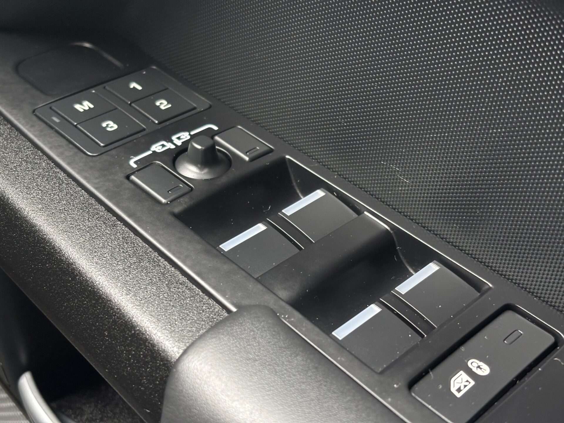 2024 LAND ROVER DEFENDER 130 2024 LAND ROVER DEFENDER 130