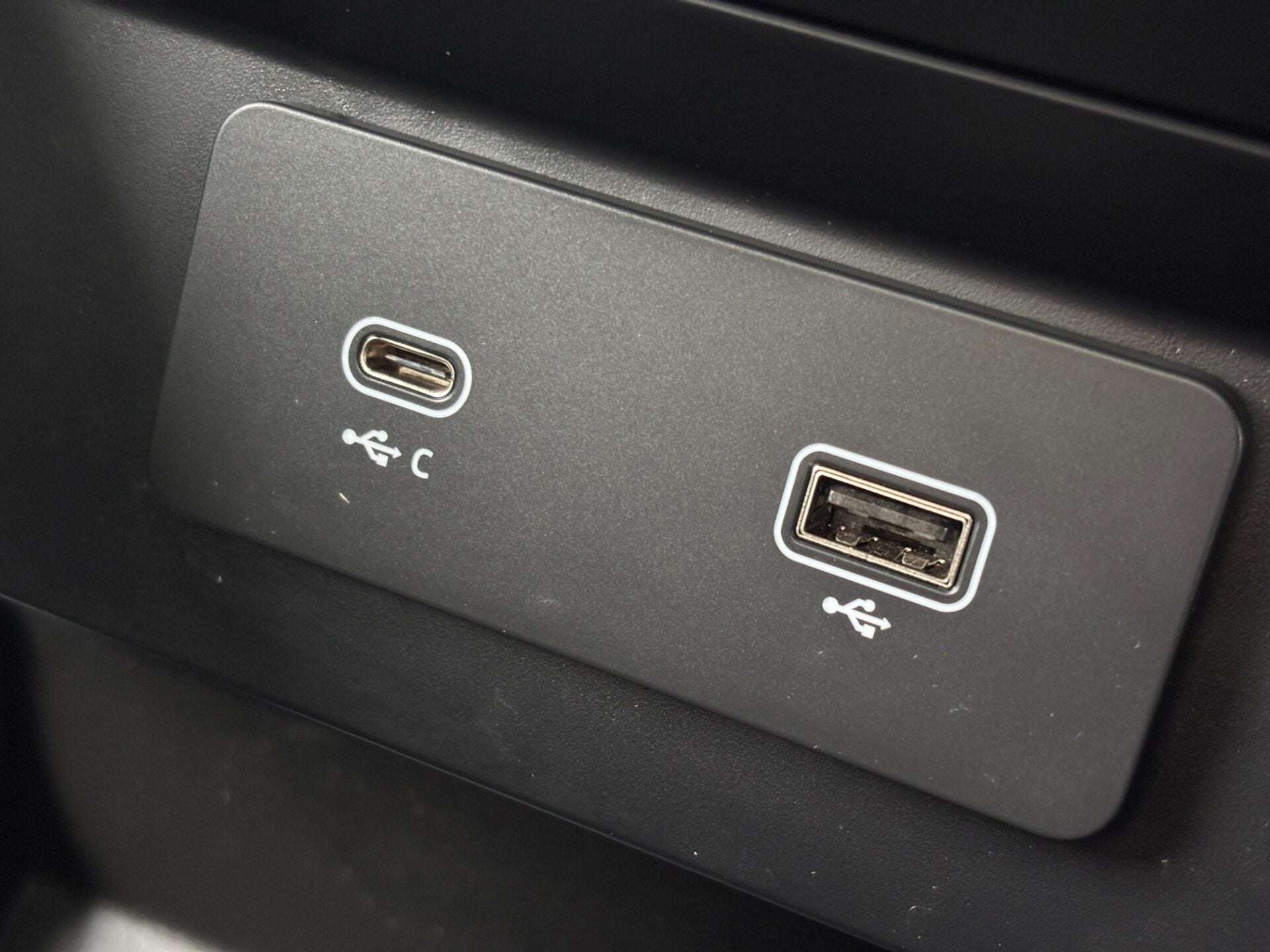 2024 LAND ROVER DEFENDER 130 2024 LAND ROVER DEFENDER 130