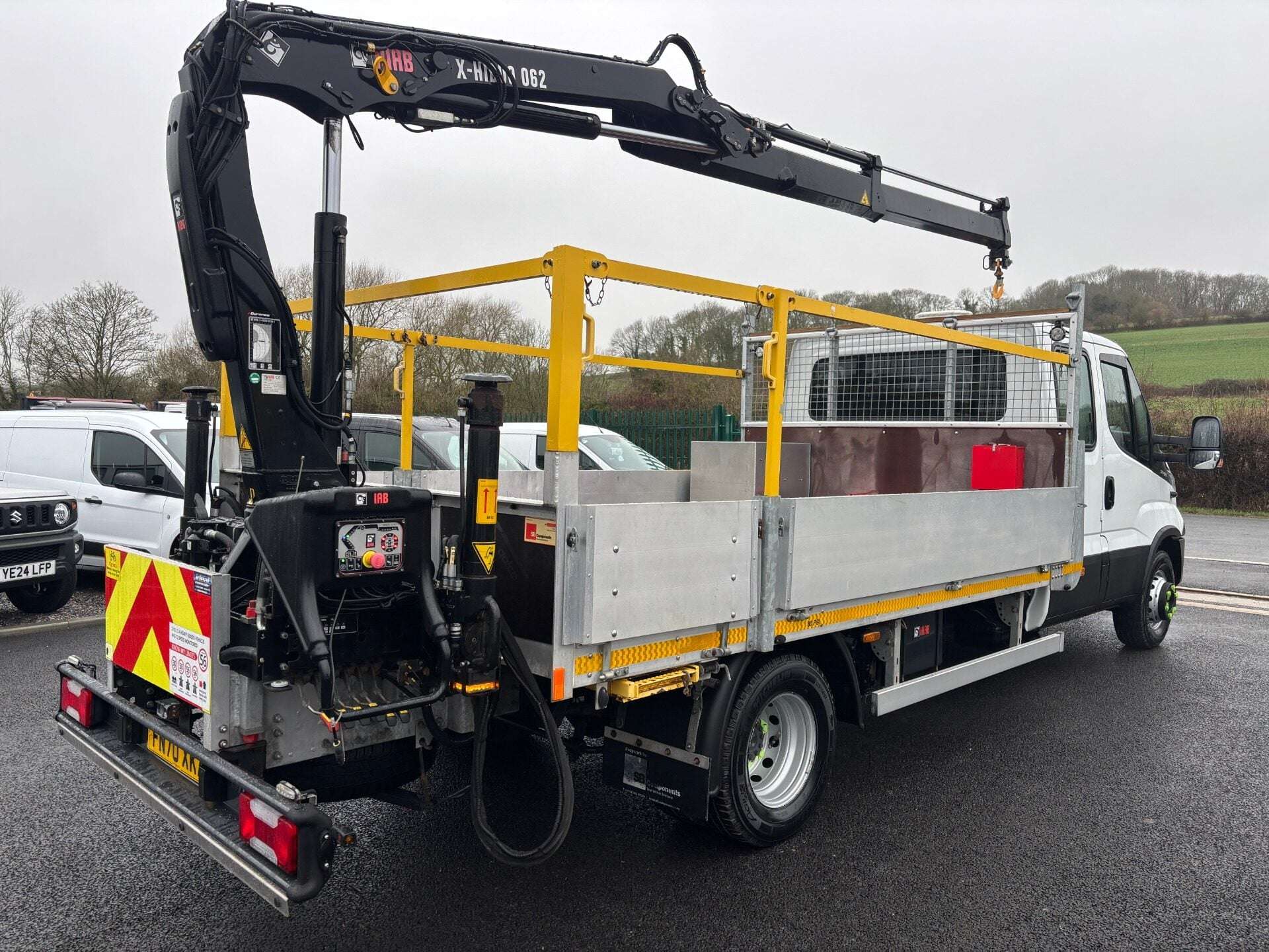 A 2020 IVECO DAILY 70C18D Crew Cab Dropside with Hiab X-Hiduo 062 Crane A 2020 IVECO DAILY 70C18D Crew Cab Dropside with Hiab X-Hiduo 062 Crane
