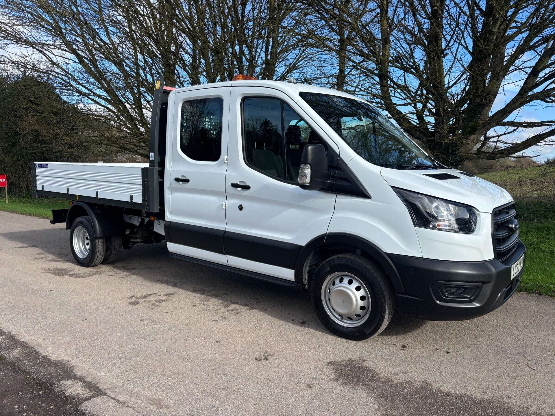 A 2023 FORD TRANSIT 350 Drw L3 130 ps Crew Cab Tipper - Tow Axle A 2023 FORD TRANSIT 350 Drw L3 130 ps Crew Cab Tipper - Tow Axle