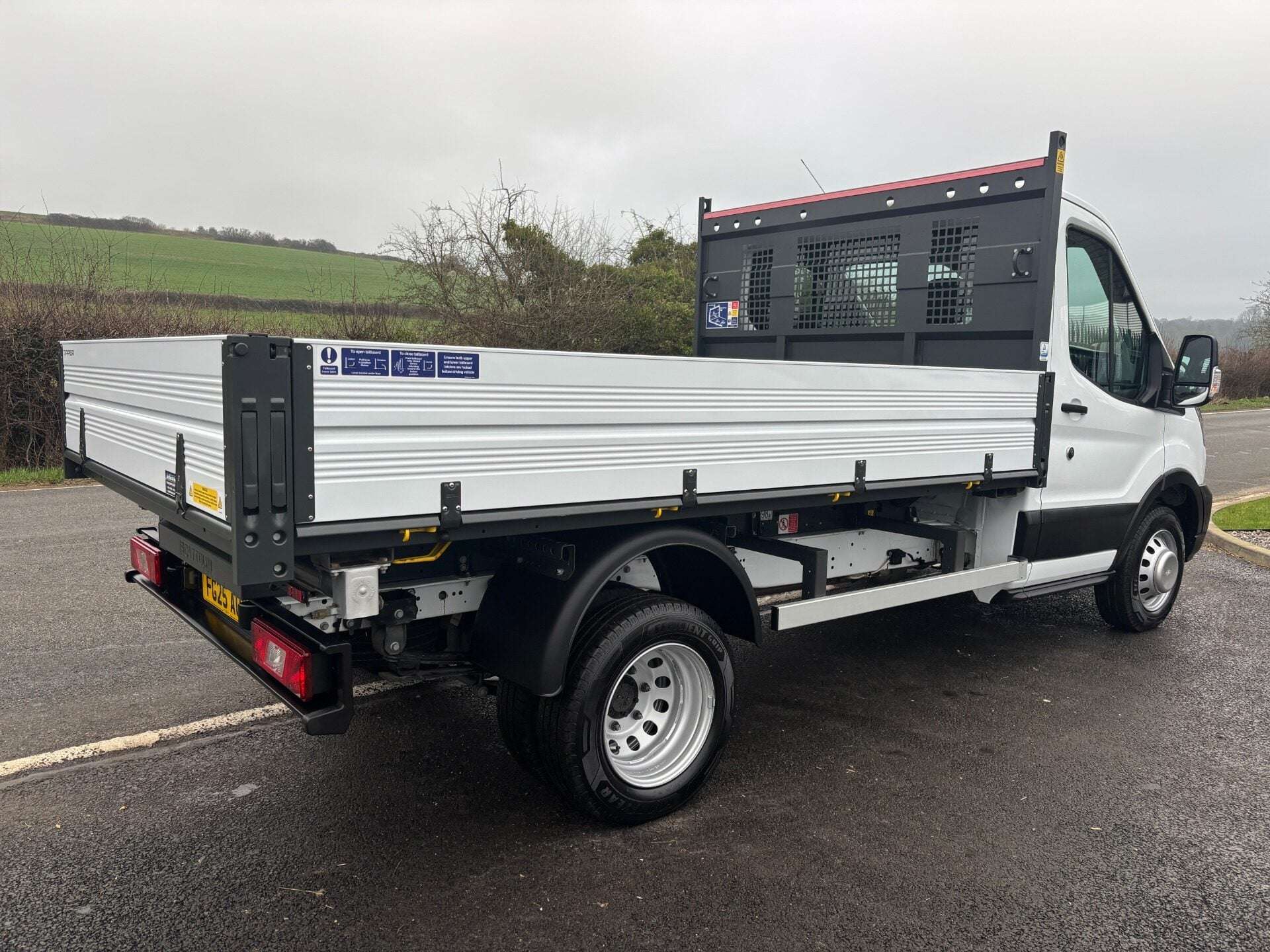 A 2025 FORD TRANSIT 470 Drw 130 ps Leader Single Cab Tipper A 2025 FORD TRANSIT 470 Drw 130 ps Leader Single Cab Tipper