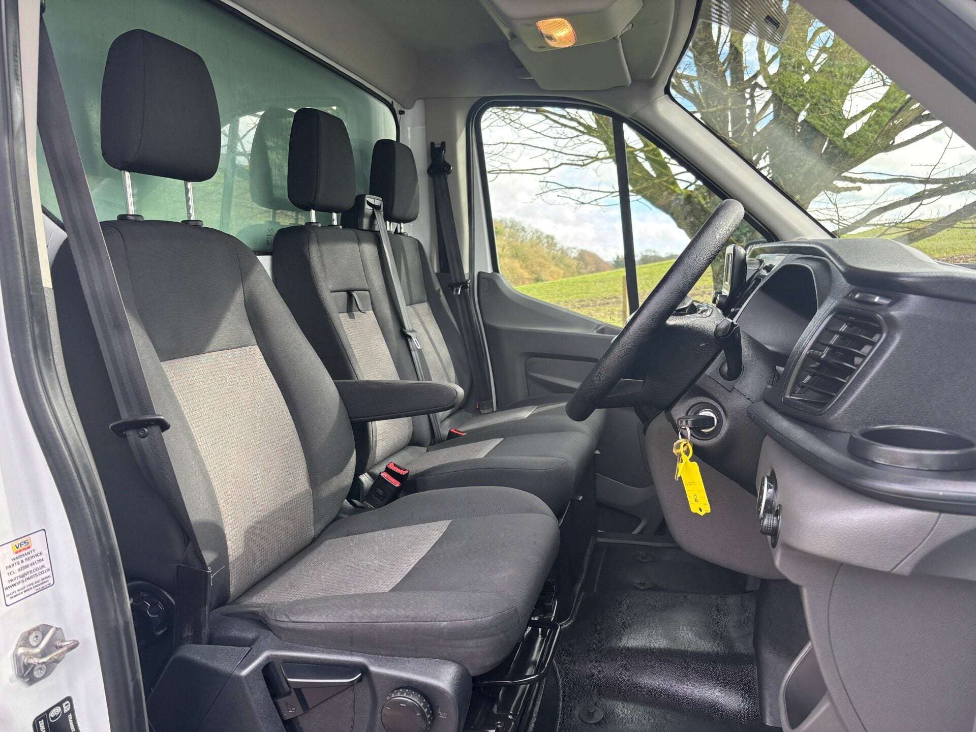 A 2021 FORD TRANSIT 350 Srw L4 130 ps Luton with Tail Lift A 2021 FORD TRANSIT 350 Srw L4 130 ps Luton with Tail Lift