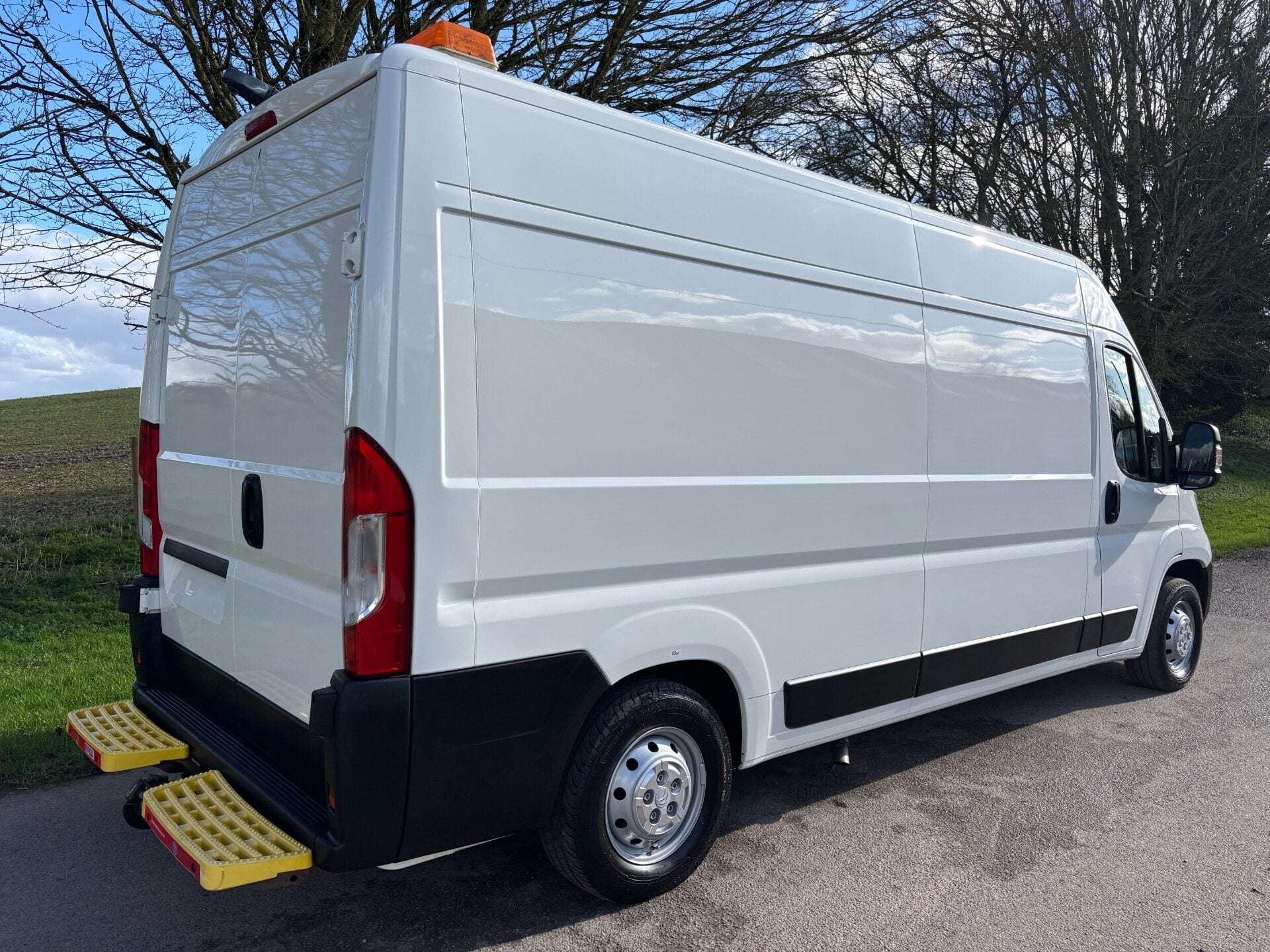 A 2018 CITROEN RELAY 35 L3 H2 Enterprise 130 ps Hdi Panel Van - Air Con - Direct from the MOD A 2018 CITROEN RELAY 35 L3 H2 Enterprise 130 ps Hdi Panel Van - Air Con - Direct from the MOD