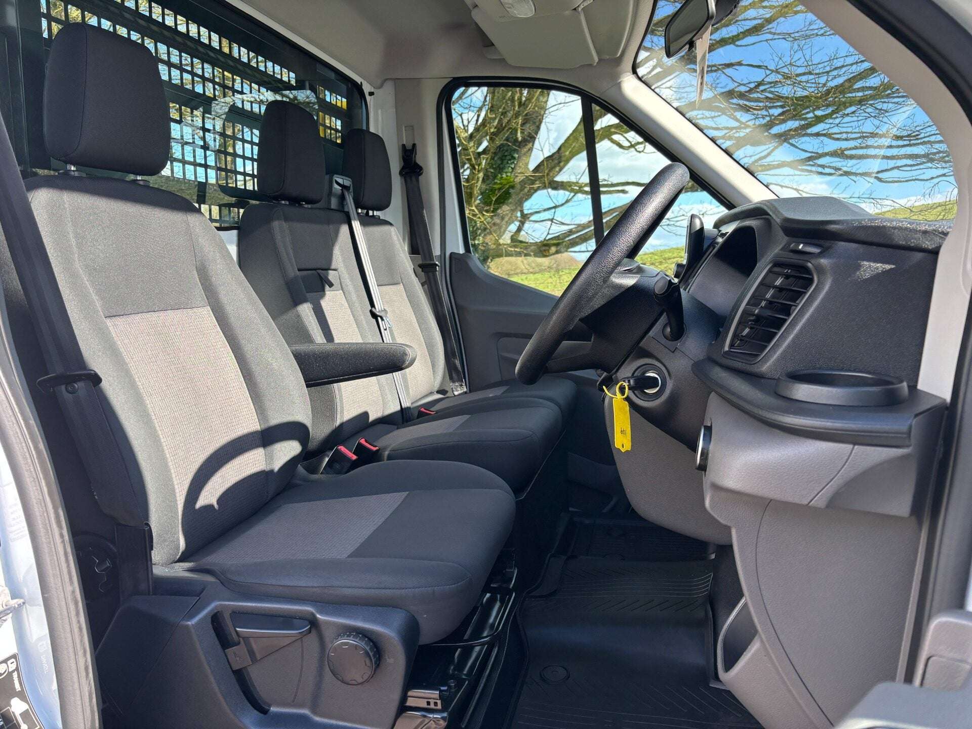 A 2022 FORD TRANSIT 350 Drw L5 130 ps Dropside Truck - 5.2m Internal Length A 2022 FORD TRANSIT 350 Drw L5 130 ps Dropside Truck - 5.2m Internal Length