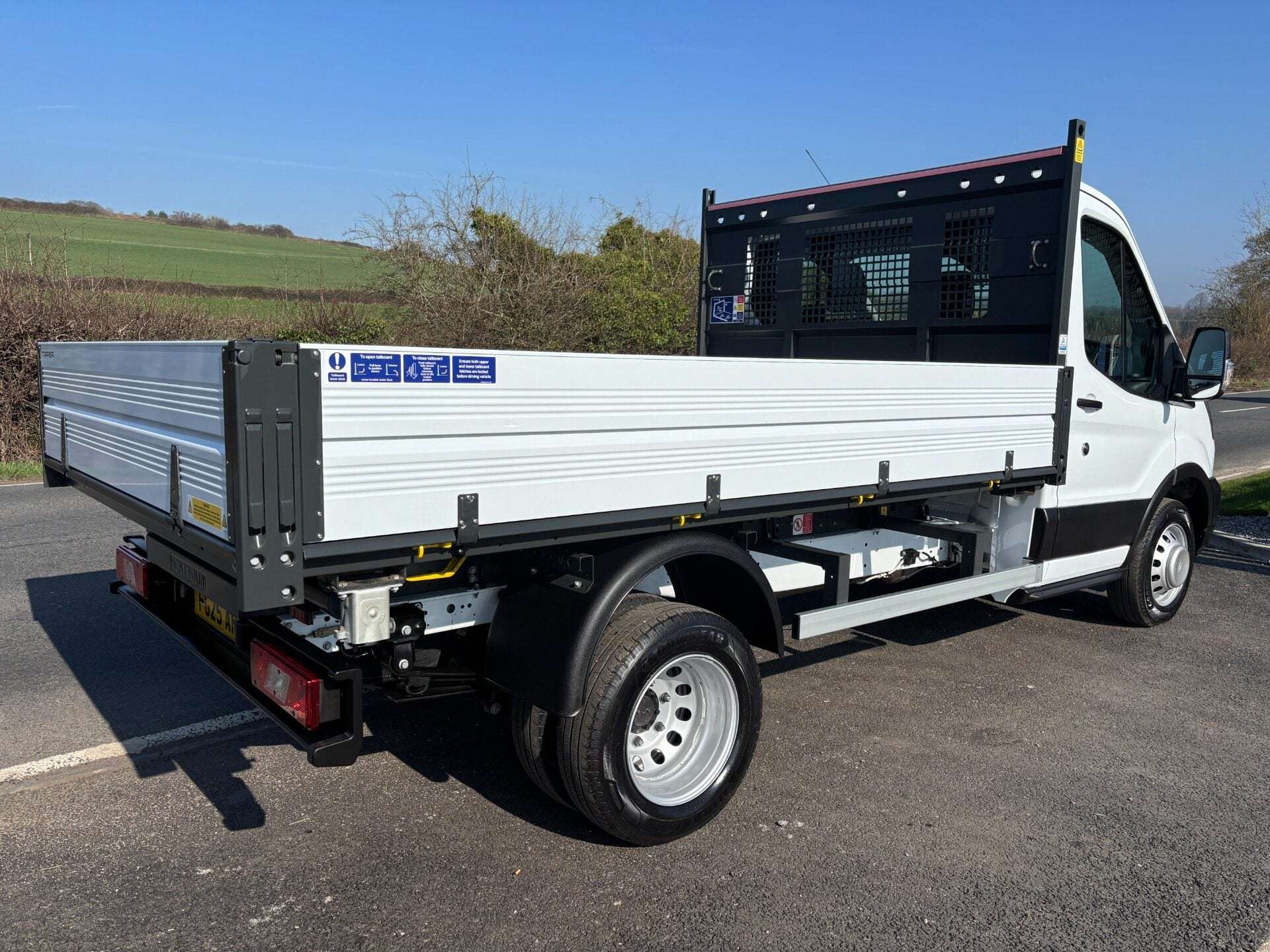 A 2025 FORD TRANSIT 470 Drw 130 ps Leader Single Cab Tipper A 2025 FORD TRANSIT 470 Drw 130 ps Leader Single Cab Tipper